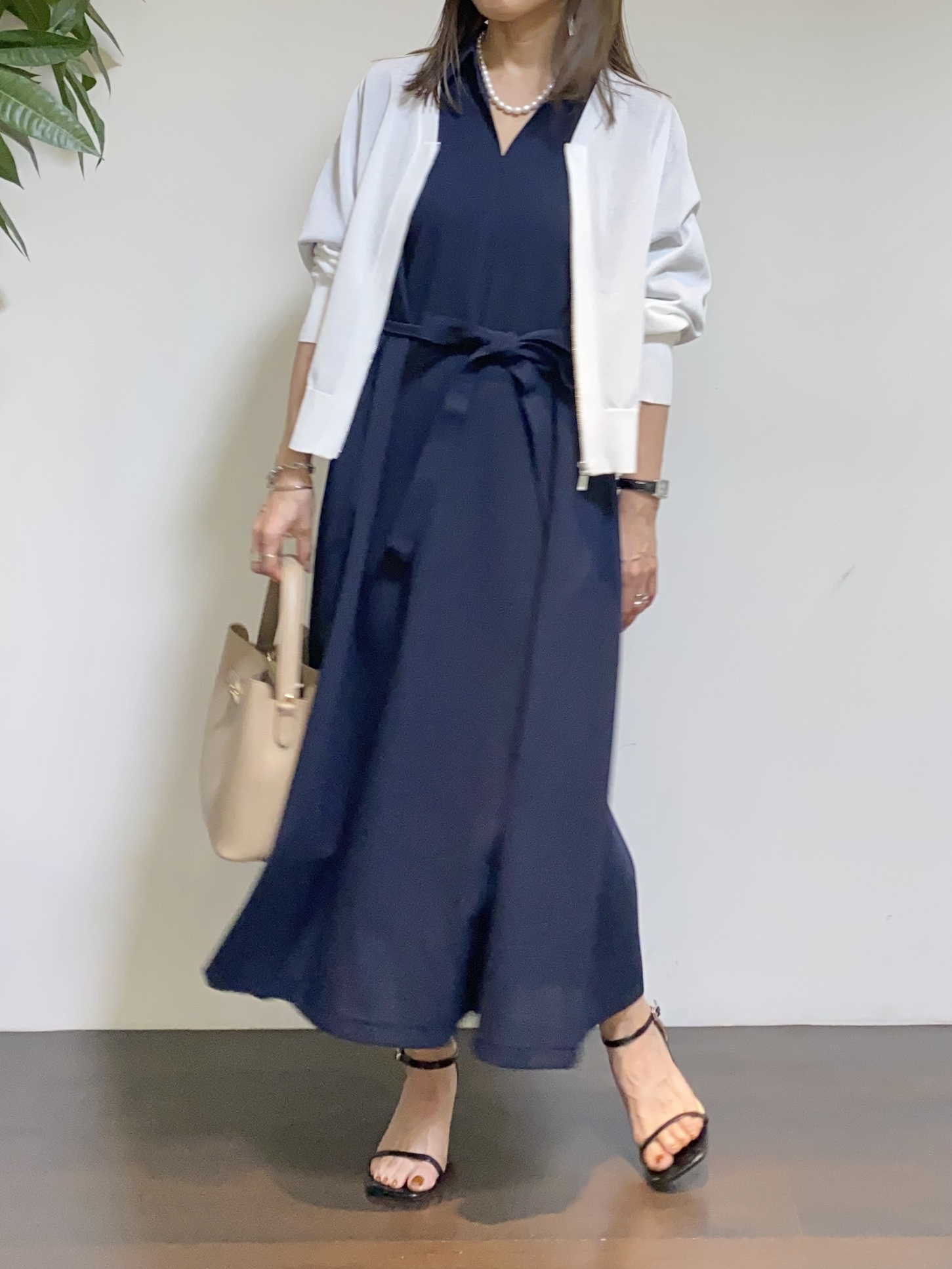 tomoさんの「UNTITLED｜【アンサンブル可/日除け・冷房対策】シアーレーヨンZIPカーディガン」を使ったコーディネート