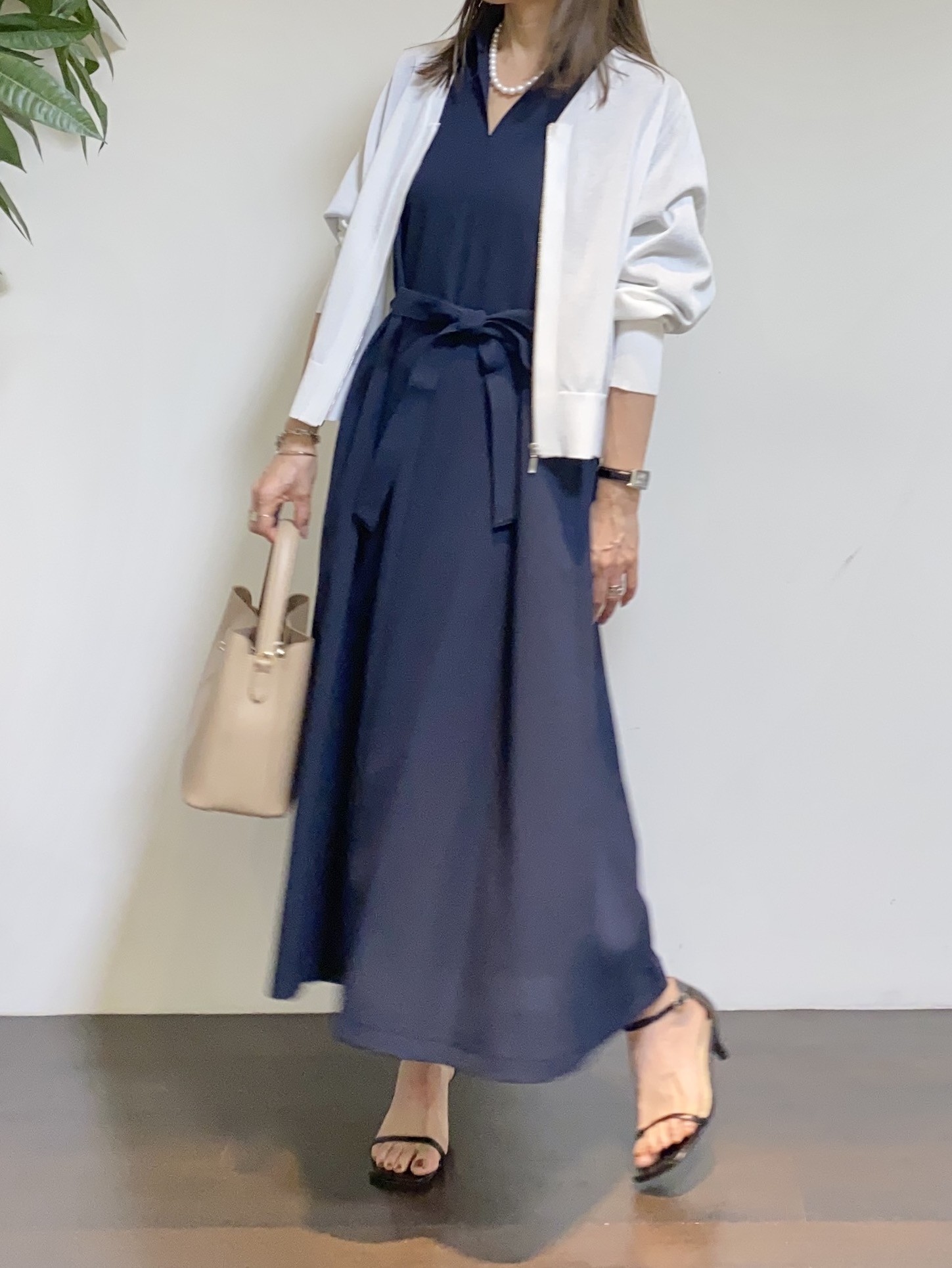 tomoさんの「UNTITLED｜【アンサンブル可/日除け・冷房対策】シアーレーヨンZIPカーディガン」を使ったコーディネート
