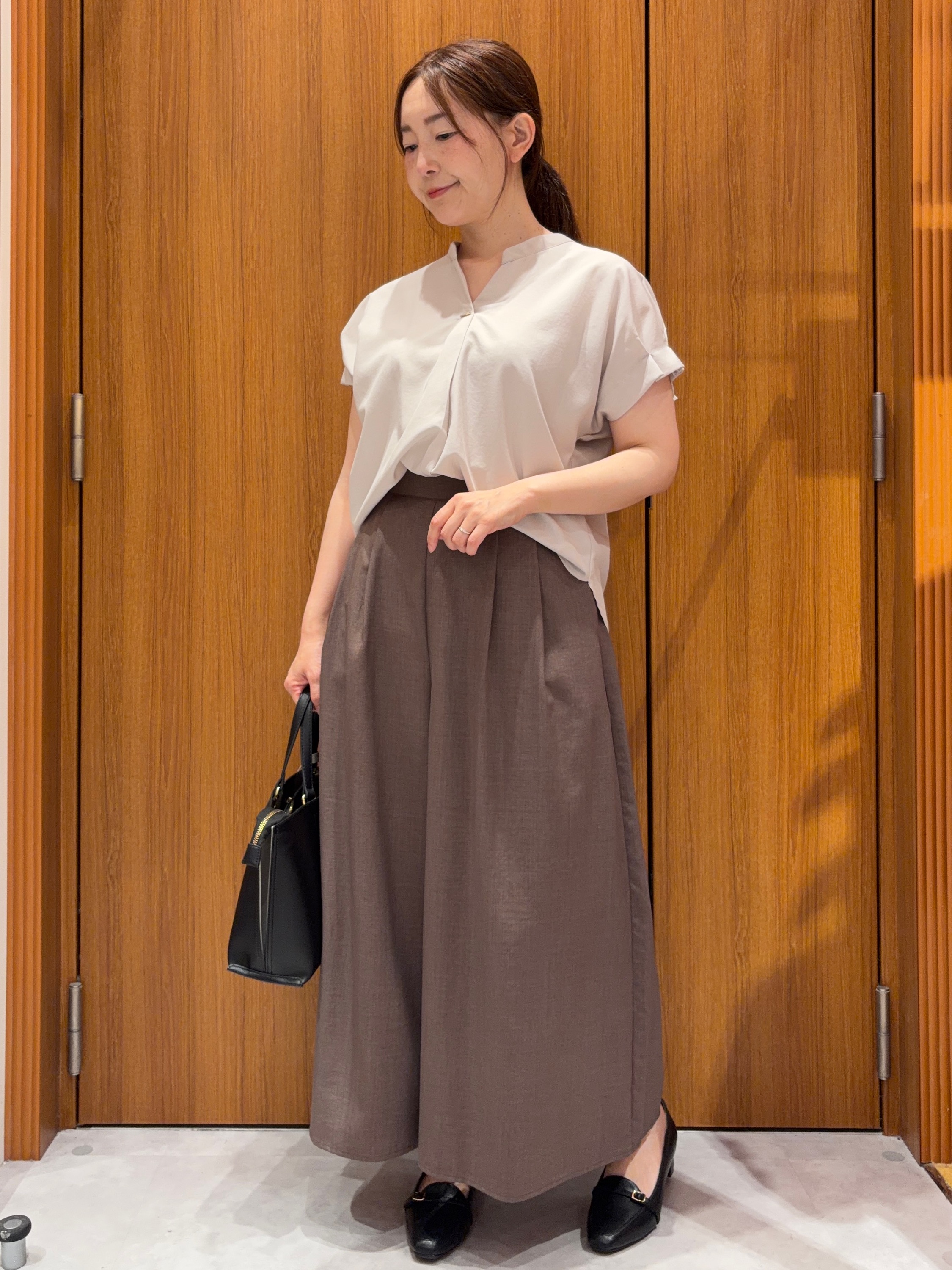 アスカさんの「index｜【接触冷感／吸水速乾】タックスキッパーブラウス《防シワ／イージーアイロン／洗濯機OK／9col》」を使ったコーディネート