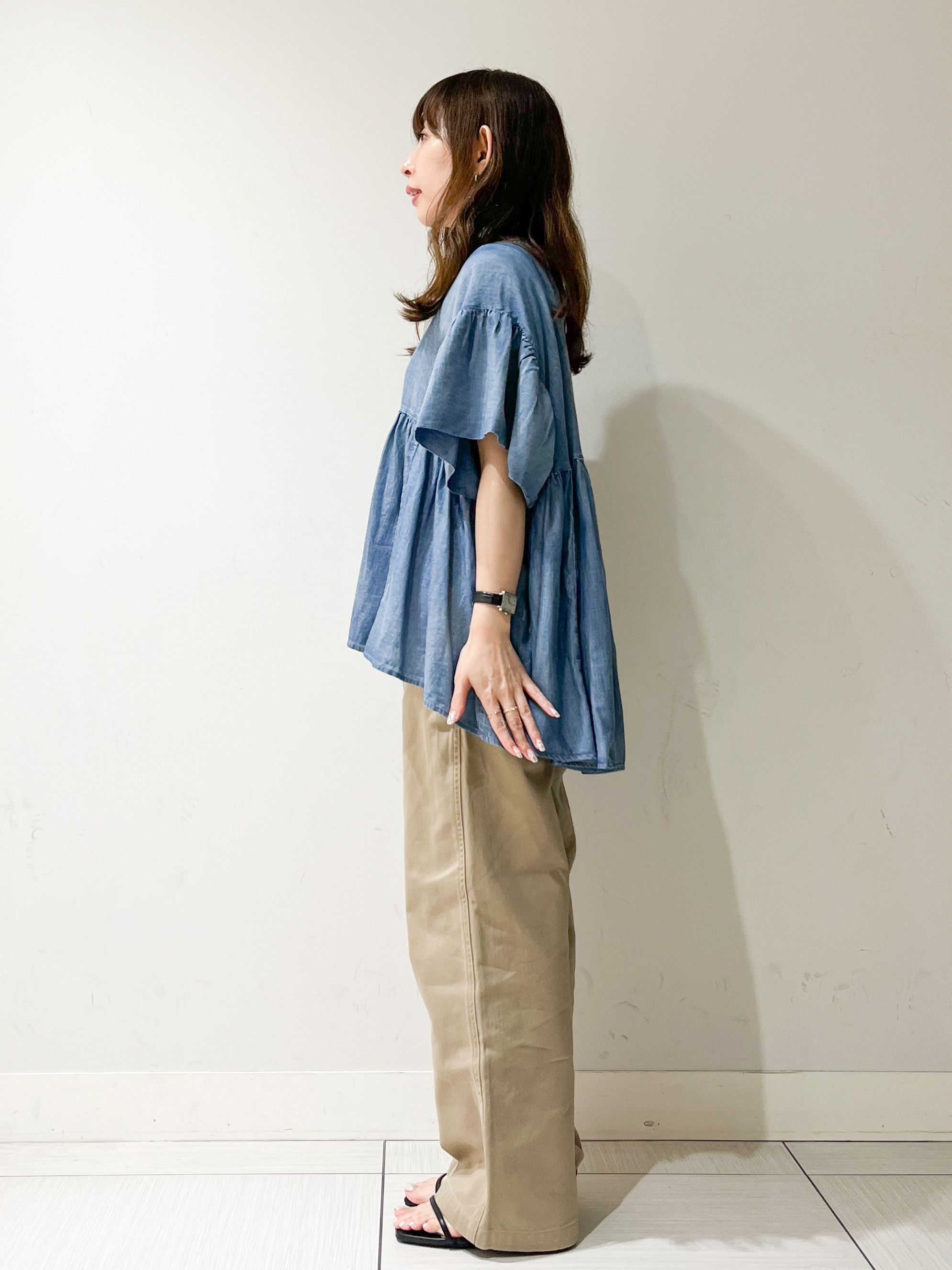じゅんさんの「DRESSTERIOR｜【涼しく着映え】シアーデニムAラインブラウス」を使ったコーディネート