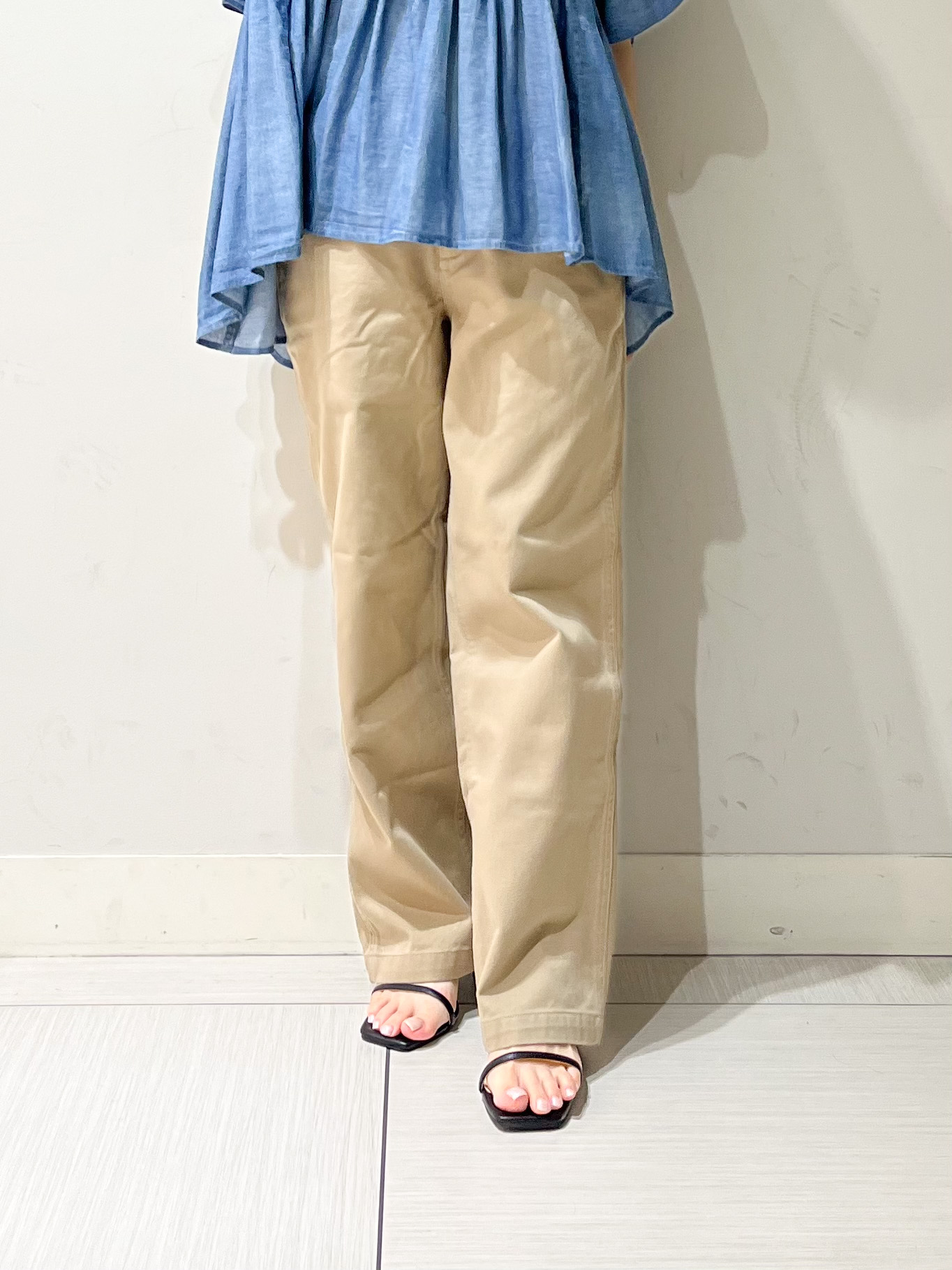 じゅんさんの「DRESSTERIOR｜【涼しく着映え】シアーデニムAラインブラウス」を使ったコーディネート