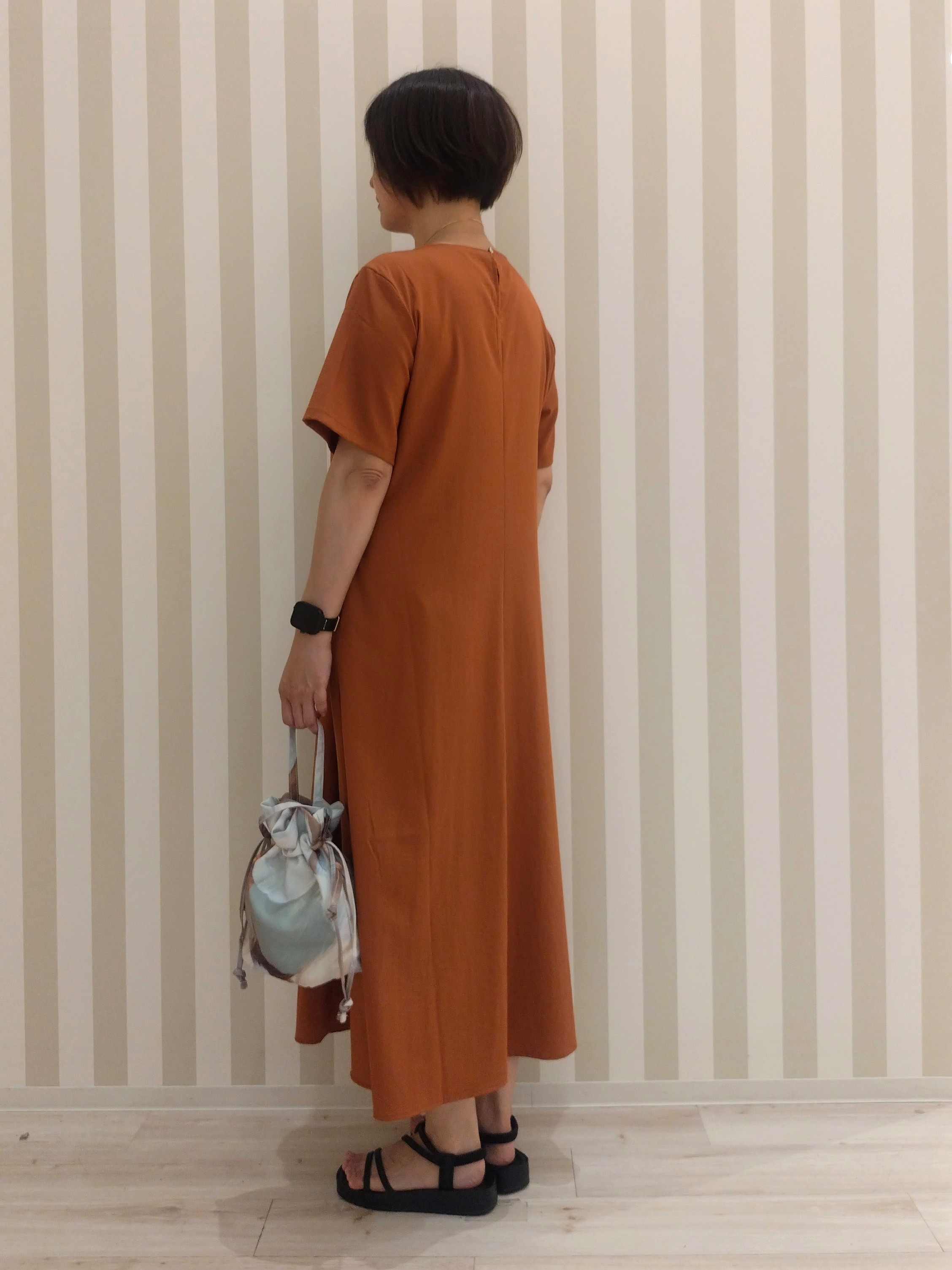 AKさんの「SHOO･LA･RUE｜【S-LL/洗濯機可/セットアップ可】軽凛(かろりん) 切替ワンピース」を使ったコーディネート
