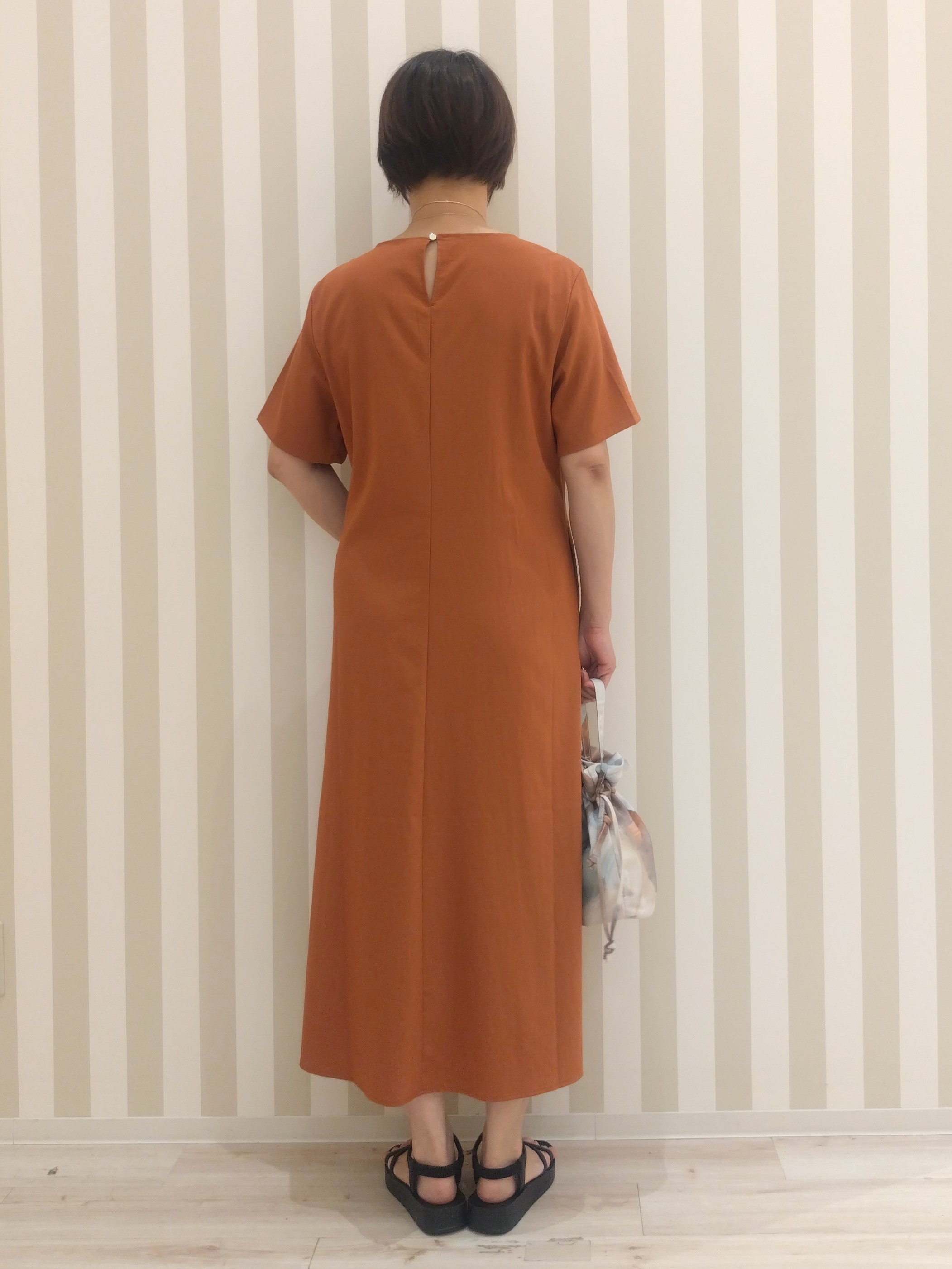 AKさんの「SHOO･LA･RUE｜【S-LL/洗濯機可/セットアップ可】軽凛(かろりん) 切替ワンピース」を使ったコーディネート