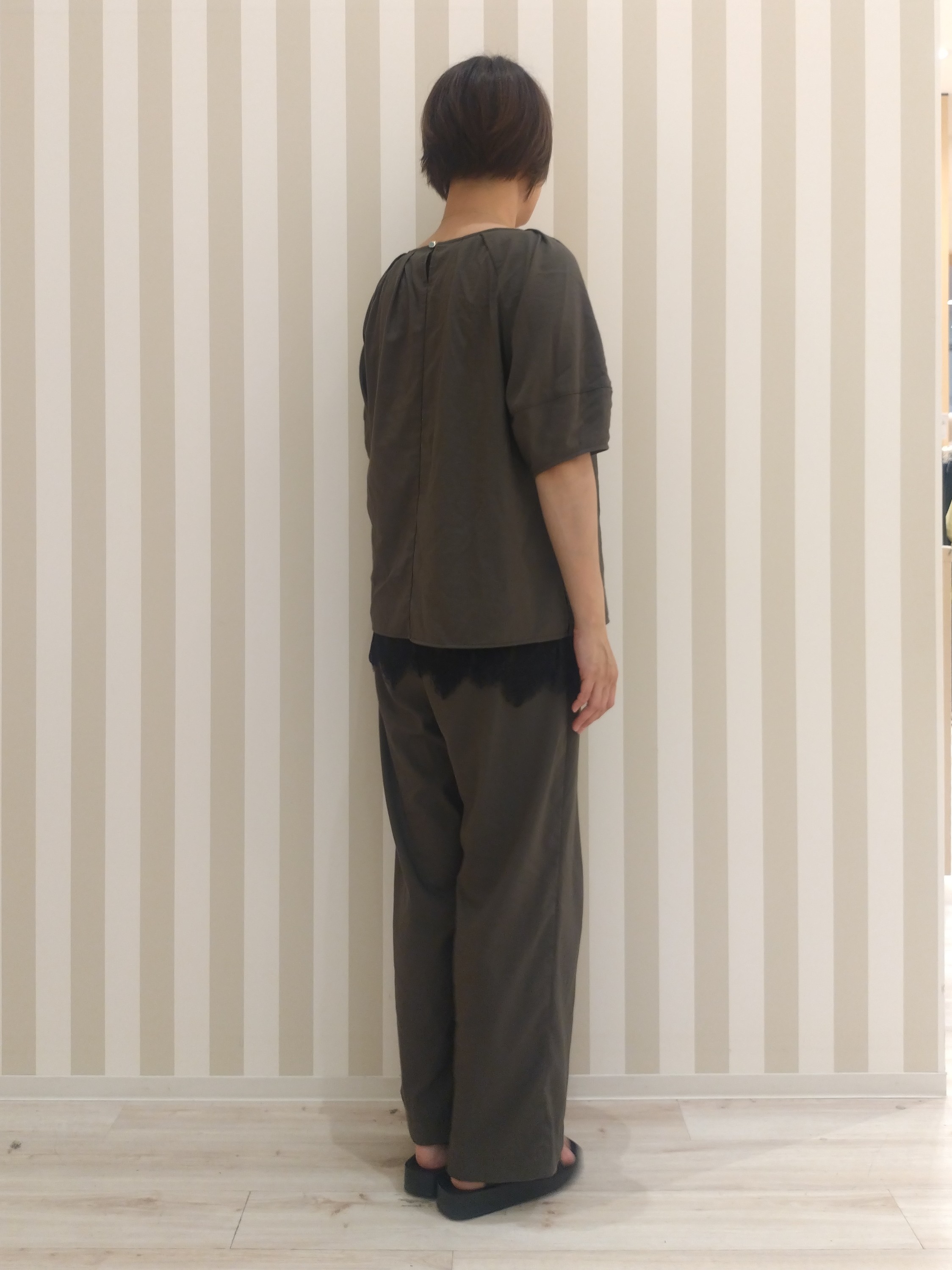 AKさんの「SHOO･LA･RUE｜【S-LL/洗濯機可/セットアップ可】軽凛(かろりん) タックブラウス」を使ったコーディネート