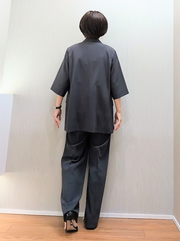 ミズタさんの「UNTITLED｜【秋の通勤羽織/セットアップ可/UVカット】エアリークール半袖ジャケット」を使ったコーディネート