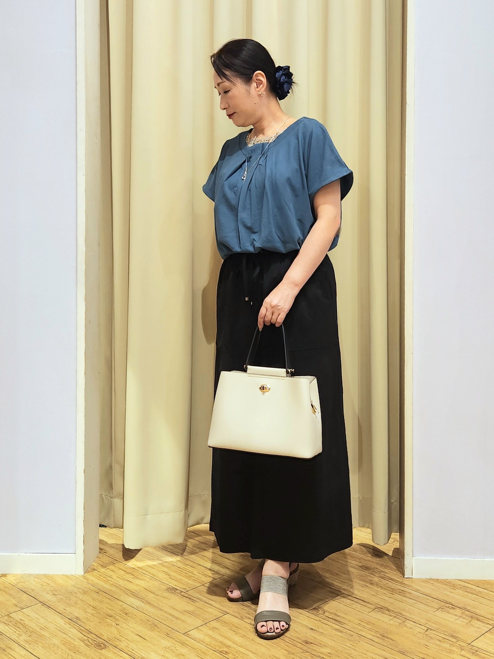 くまさんの「SHOO･LA･RUE｜【前後2WAY/S-LL/洗濯機可】楽に着られて好印象 やわらかトップス」を使ったコーディネート