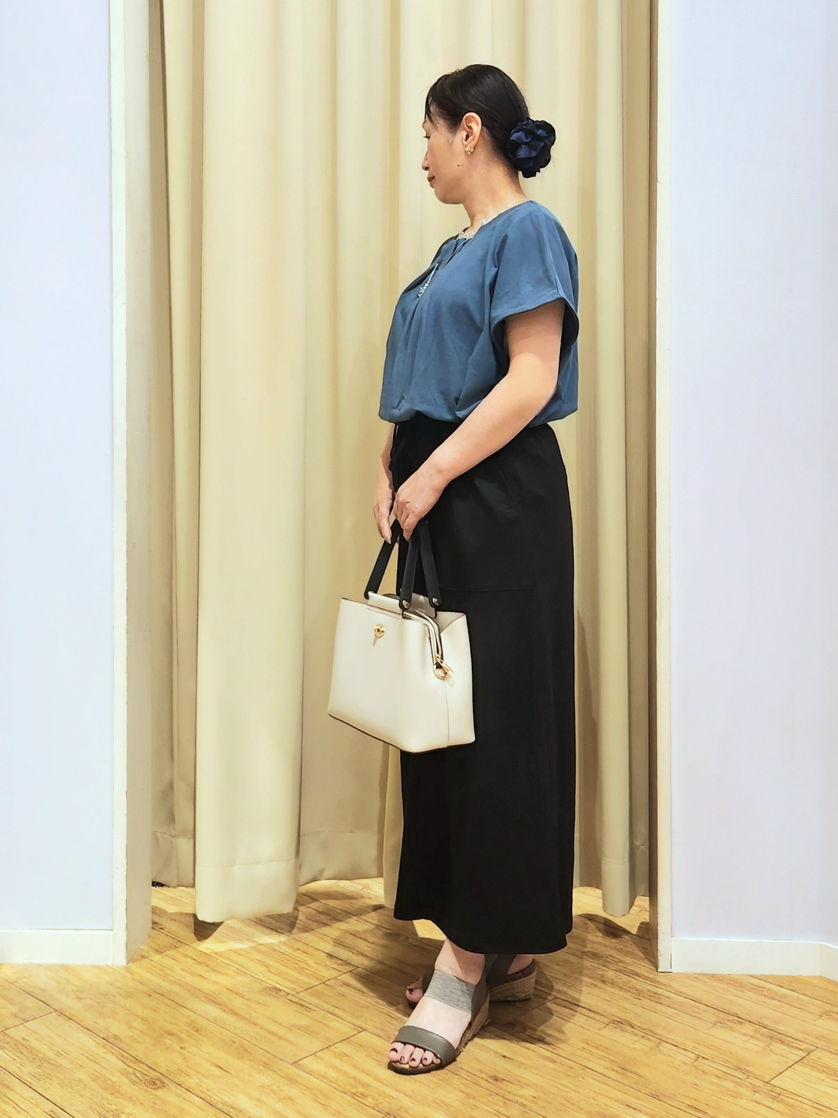 くまさんの「SHOO･LA･RUE｜【前後2WAY/S-LL/洗濯機可】楽に着られて好印象 やわらかトップス」を使ったコーディネート