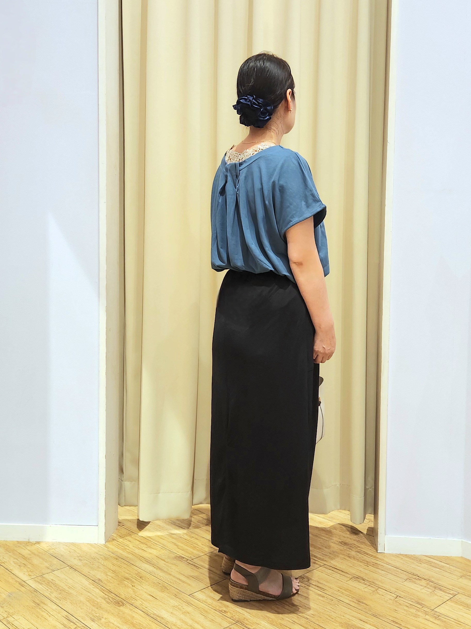くまさんの「SHOO･LA･RUE｜【前後2WAY/S-LL/洗濯機可】楽に着られて好印象 やわらかトップス」を使ったコーディネート
