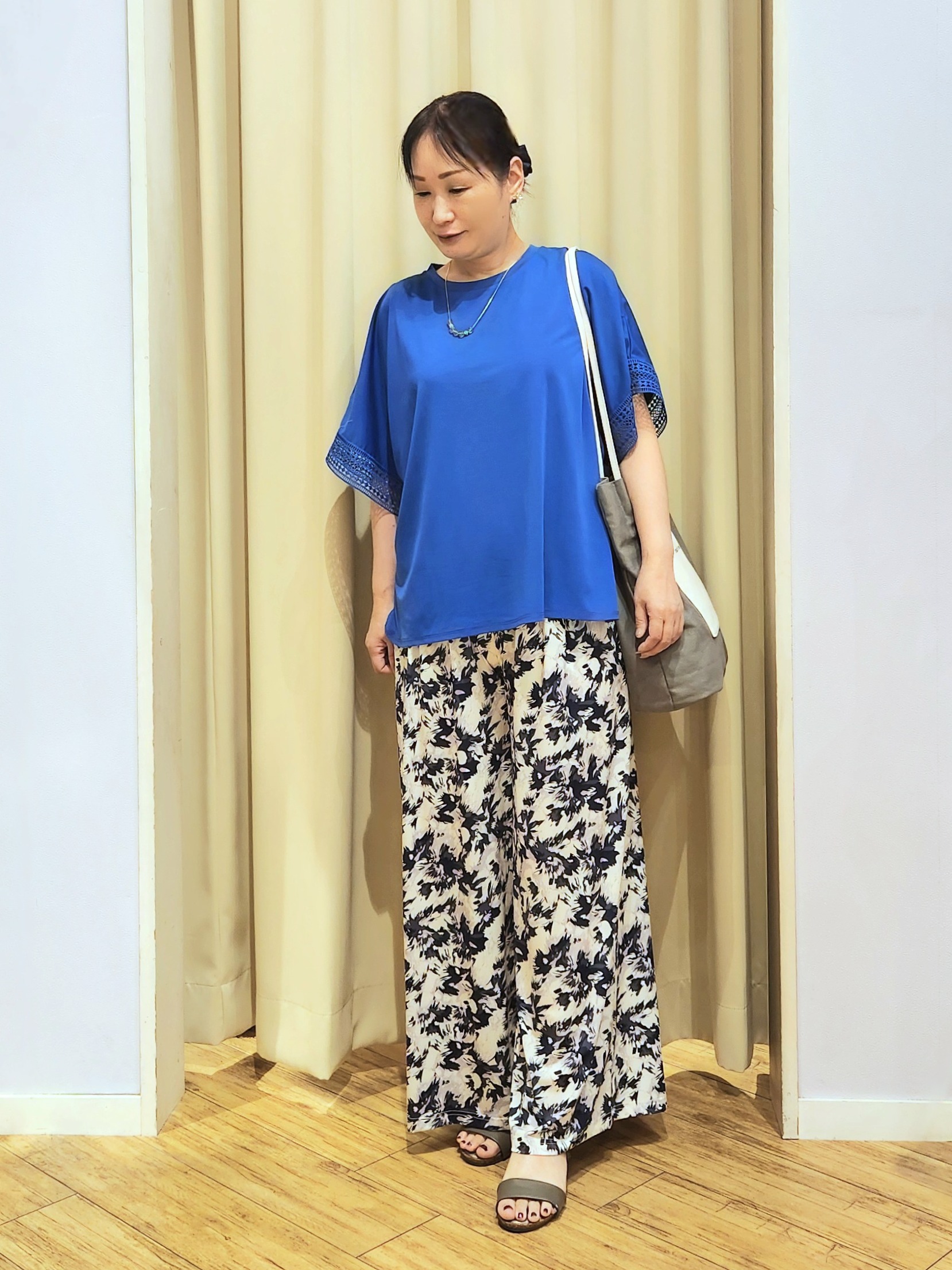 くまさんの「SHOO･LA･RUE｜【UV/洗濯機可/体型カバー】ヒップ周りが隠せる お袖レースTシャツ」を使ったコーディネート