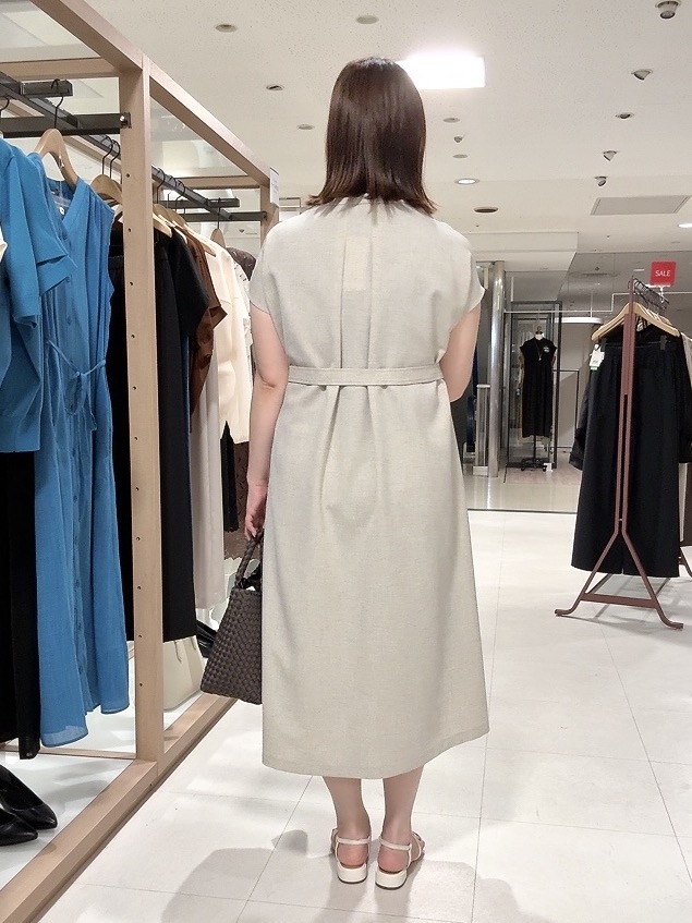 YUIさんの「UNTITLED｜【UV/接触冷感/遮熱/通気性】スラブバンドカラーワンピース」を使ったコーディネート