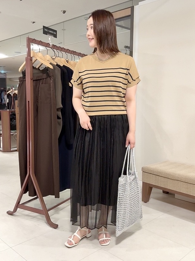 YUIさんの「UNTITLED｜【肌に張りつきにくい/前後2WAY】ドライタッチコットンプルオーバー」を使ったコーディネート