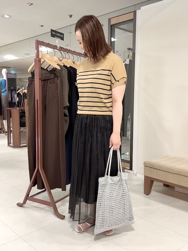 YUIさんの「UNTITLED｜【肌に張りつきにくい/前後2WAY】ドライタッチコットンプルオーバー」を使ったコーディネート