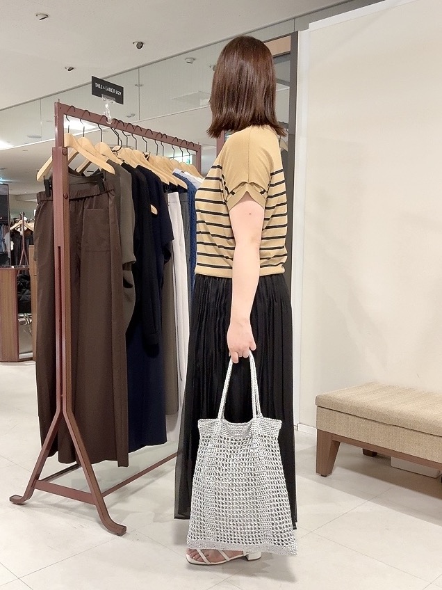 YUIさんの「UNTITLED｜【肌に張りつきにくい/前後2WAY】ドライタッチコットンプルオーバー」を使ったコーディネート