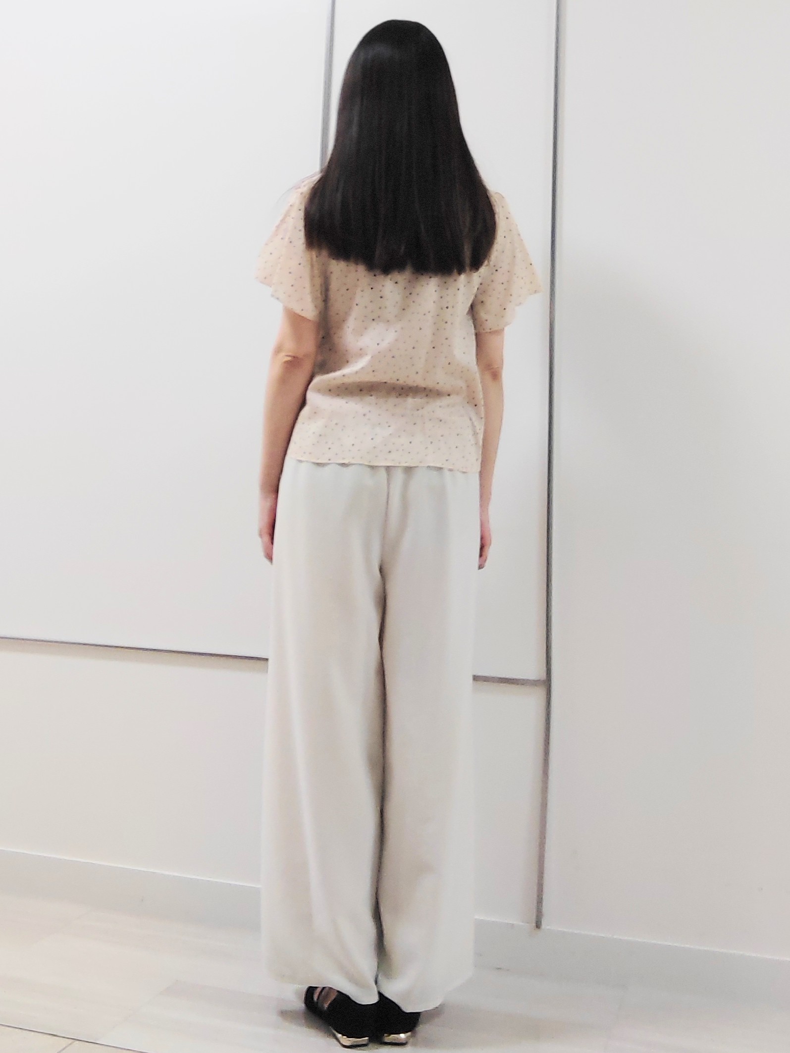 takuさんの「COUP DE CHANCE｜【手洗い可／日本製】ドットフロッキーブラウス」を使ったコーディネート