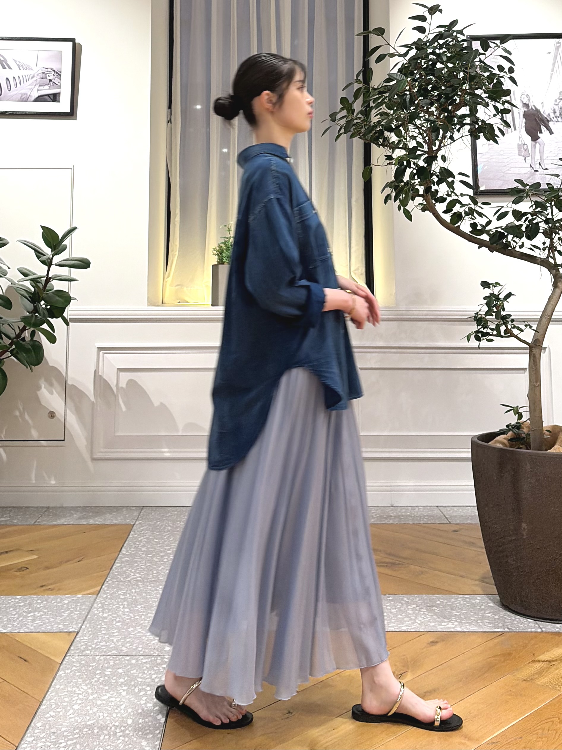 pupiさんの「DRESSTERIOR｜【涼しく着映え】シアーデニムシャツ」を使ったコーディネート