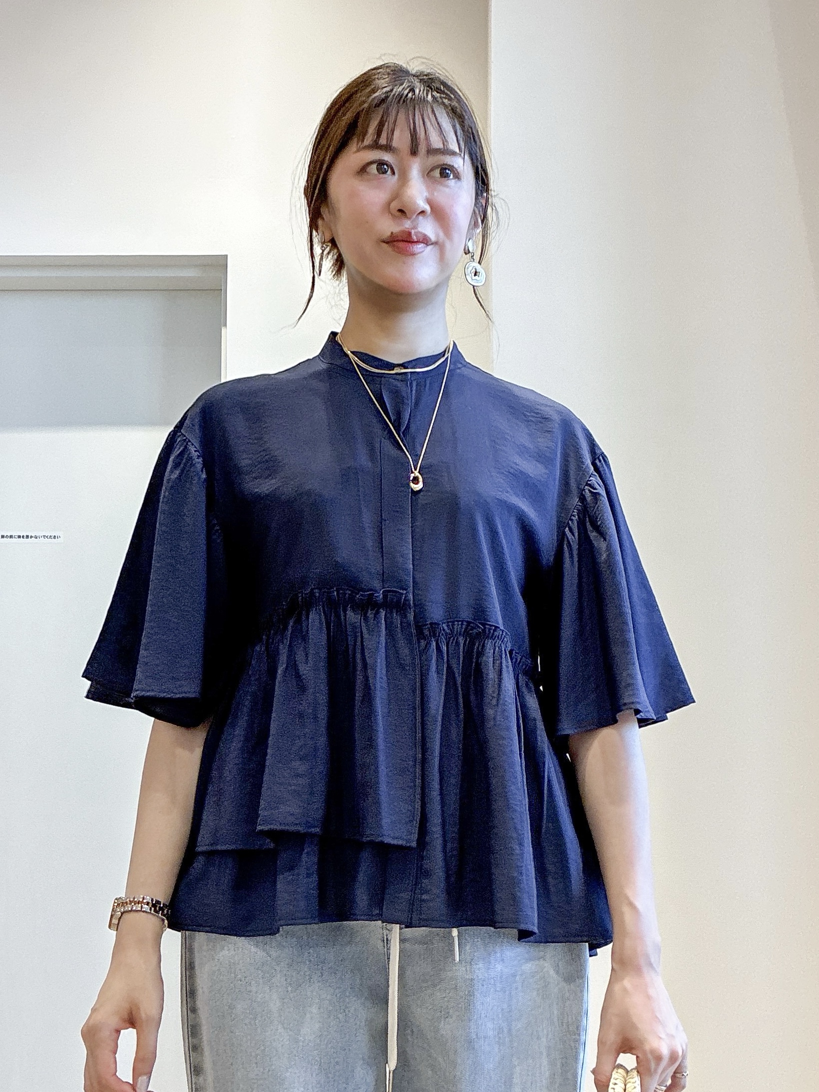 もんちゃんさんの「OPAQUE.CLIP｜アシンメトリーペプラムブラウス【洗濯機OK】」を使ったコーディネート