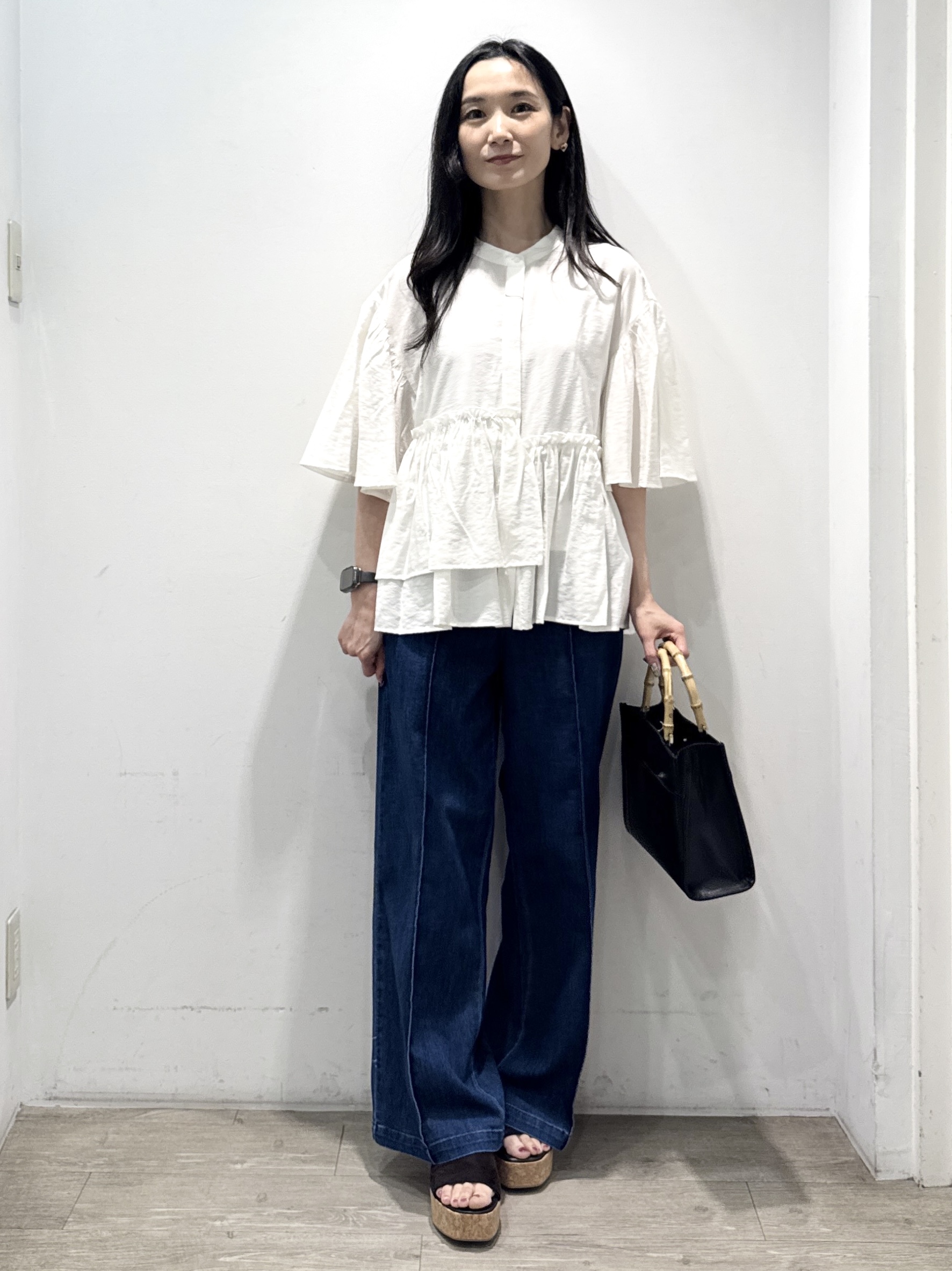 yuicciさんの「OPAQUE.CLIP｜アシンメトリーペプラムブラウス【洗濯機OK】」を使ったコーディネート