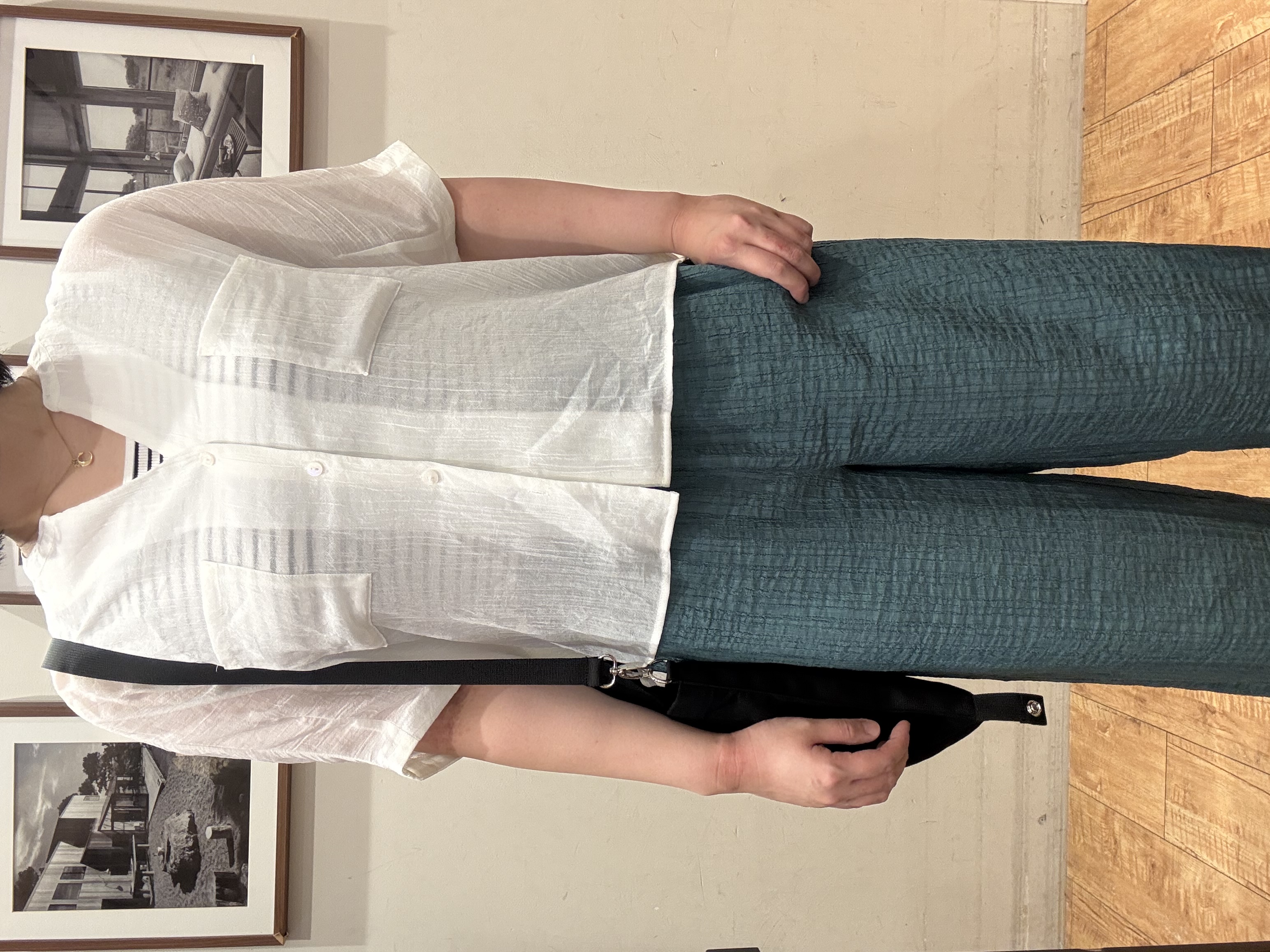 Tsuruさんの「SHOO･LA･RUE｜【洗濯機可/選べる6色】程よいシアー感が涼し気 ゆったりワッシャードルマンブラウス」を使ったコーディネート
