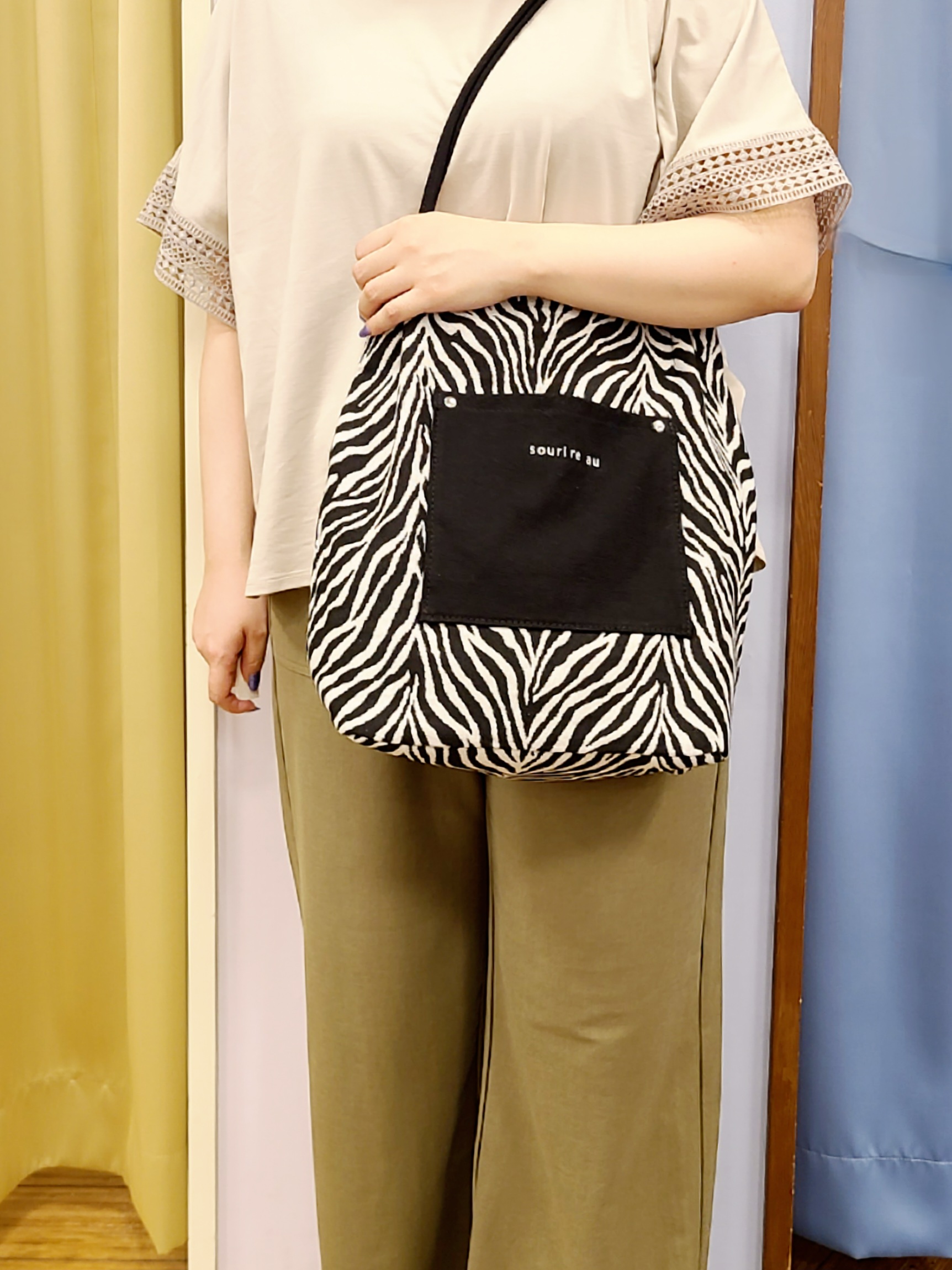 Chiiさんの「SHOO･LA･RUE｜【UV/洗濯機可/体型カバー】ヒップ周りが隠せる お袖レースTシャツ」を使ったコーディネート