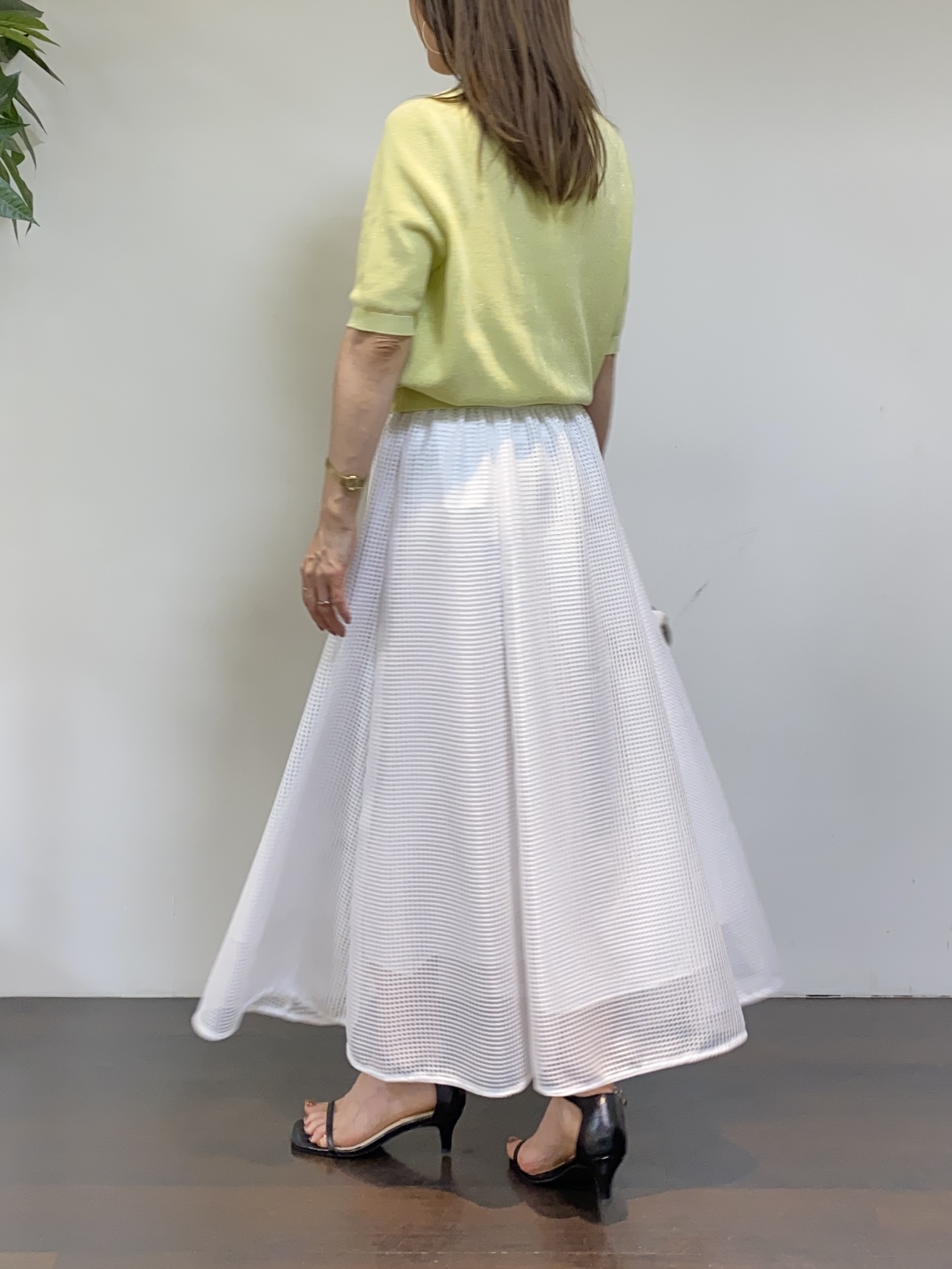 tomoさんの「UNTITLED｜◆【アンサンブル可】ラメ混クルーネックカーディガン」を使ったコーディネート