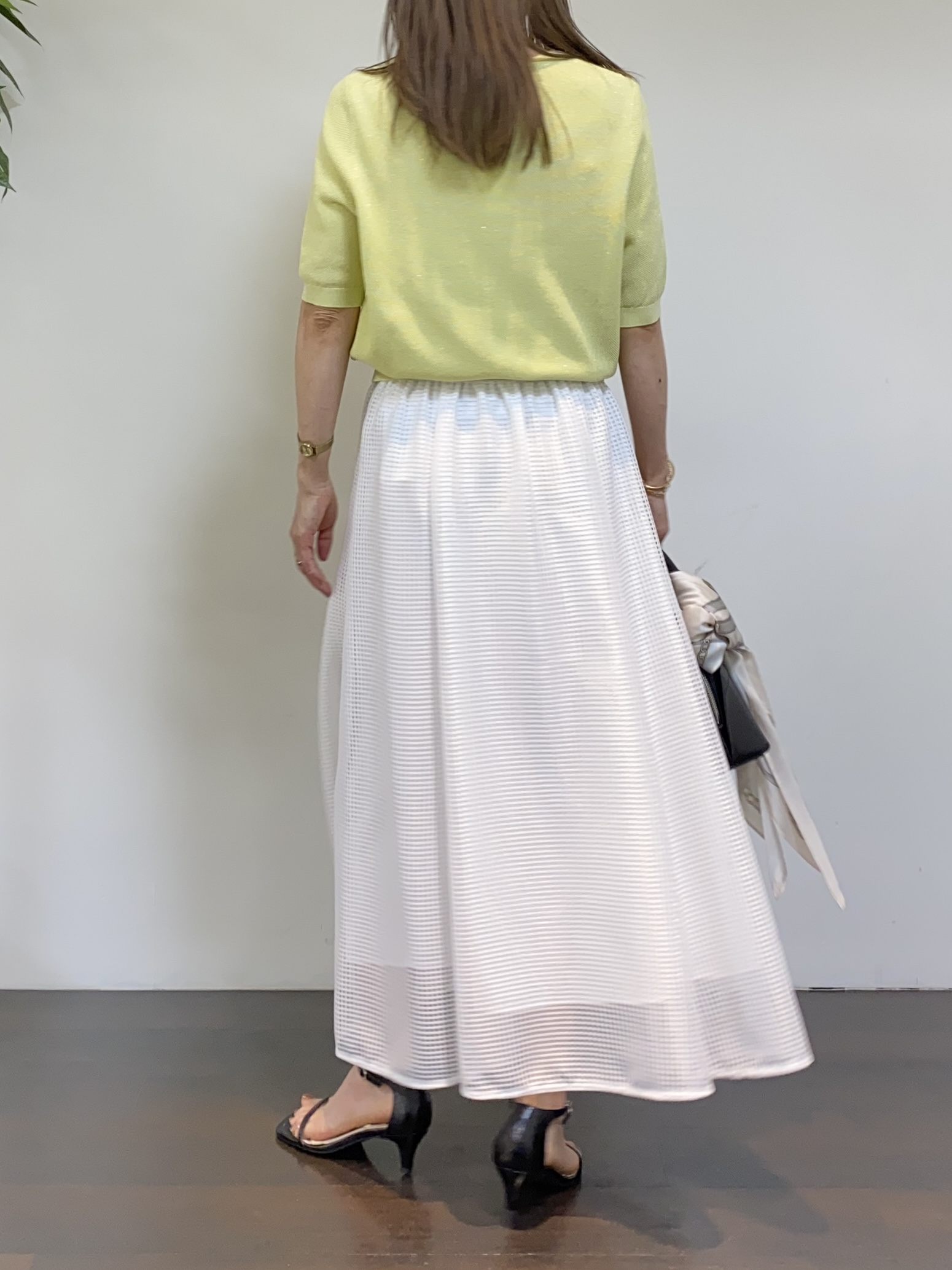 tomoさんの「UNTITLED｜◆【アンサンブル可】ラメ混クルーネックカーディガン」を使ったコーディネート