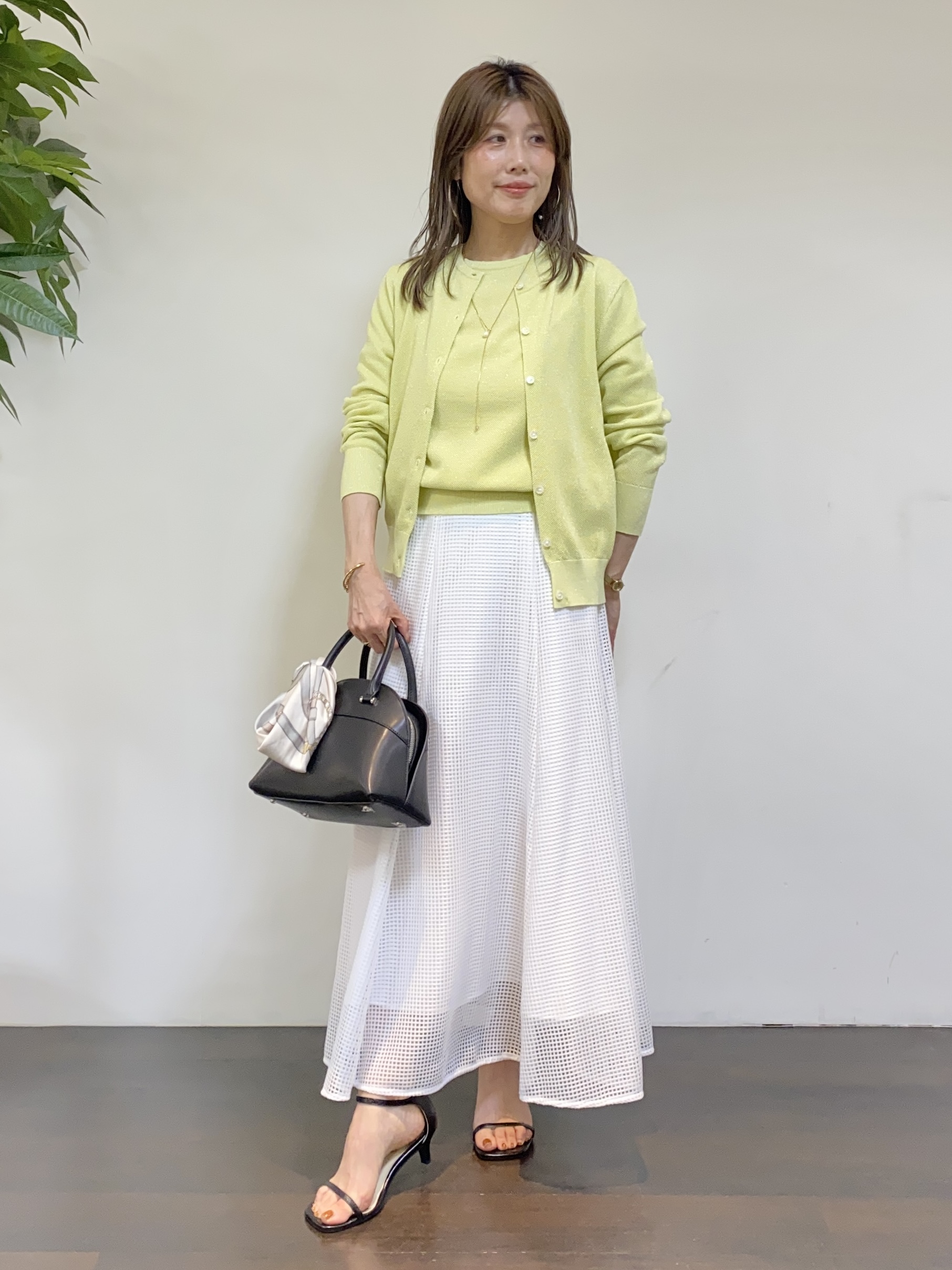 tomoさんの「UNTITLED｜◆【アンサンブル可】ラメ混クルーネックカーディガン」を使ったコーディネート