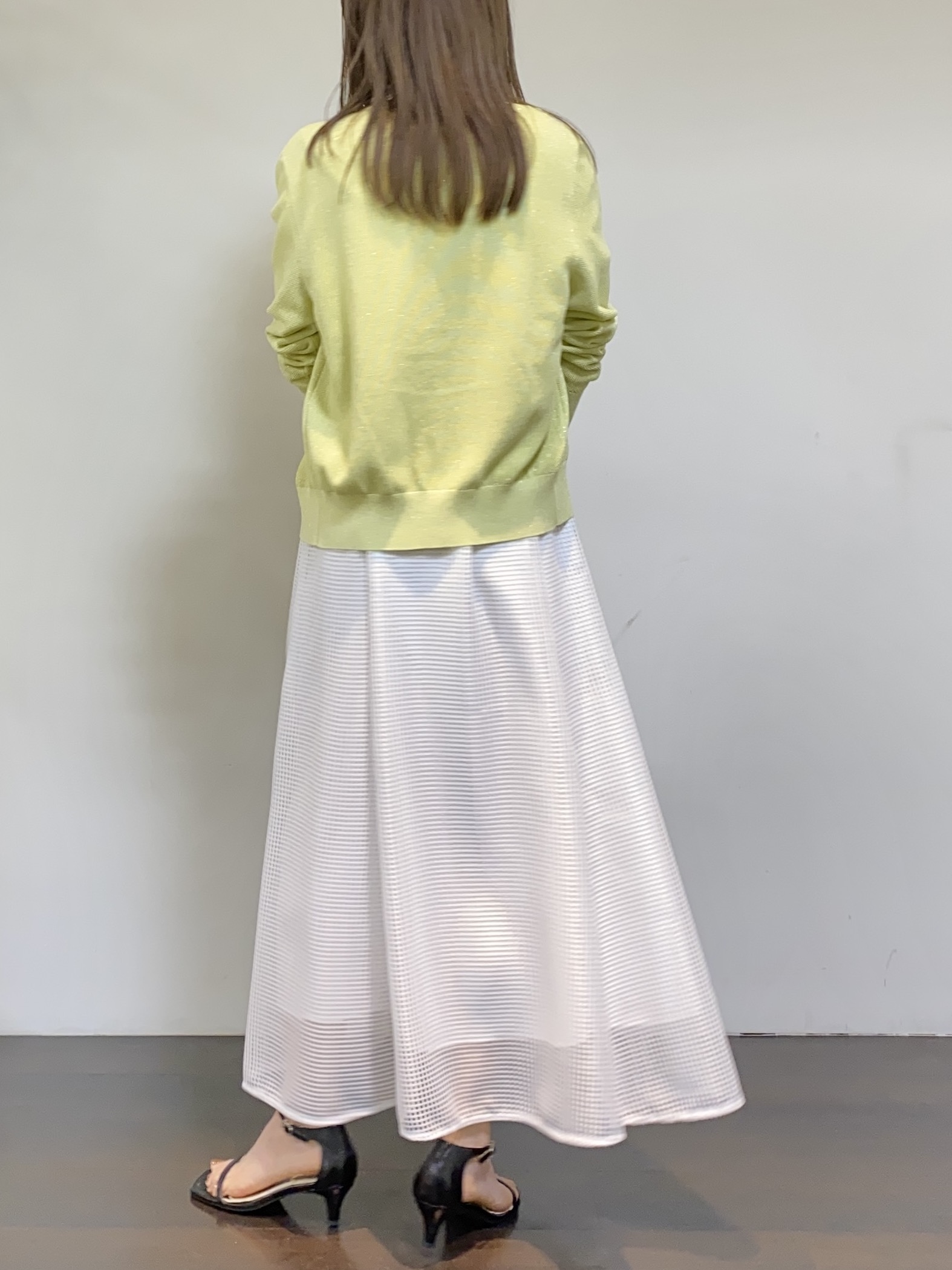 tomoさんの「UNTITLED｜◆【アンサンブル可】ラメ混クルーネックカーディガン」を使ったコーディネート
