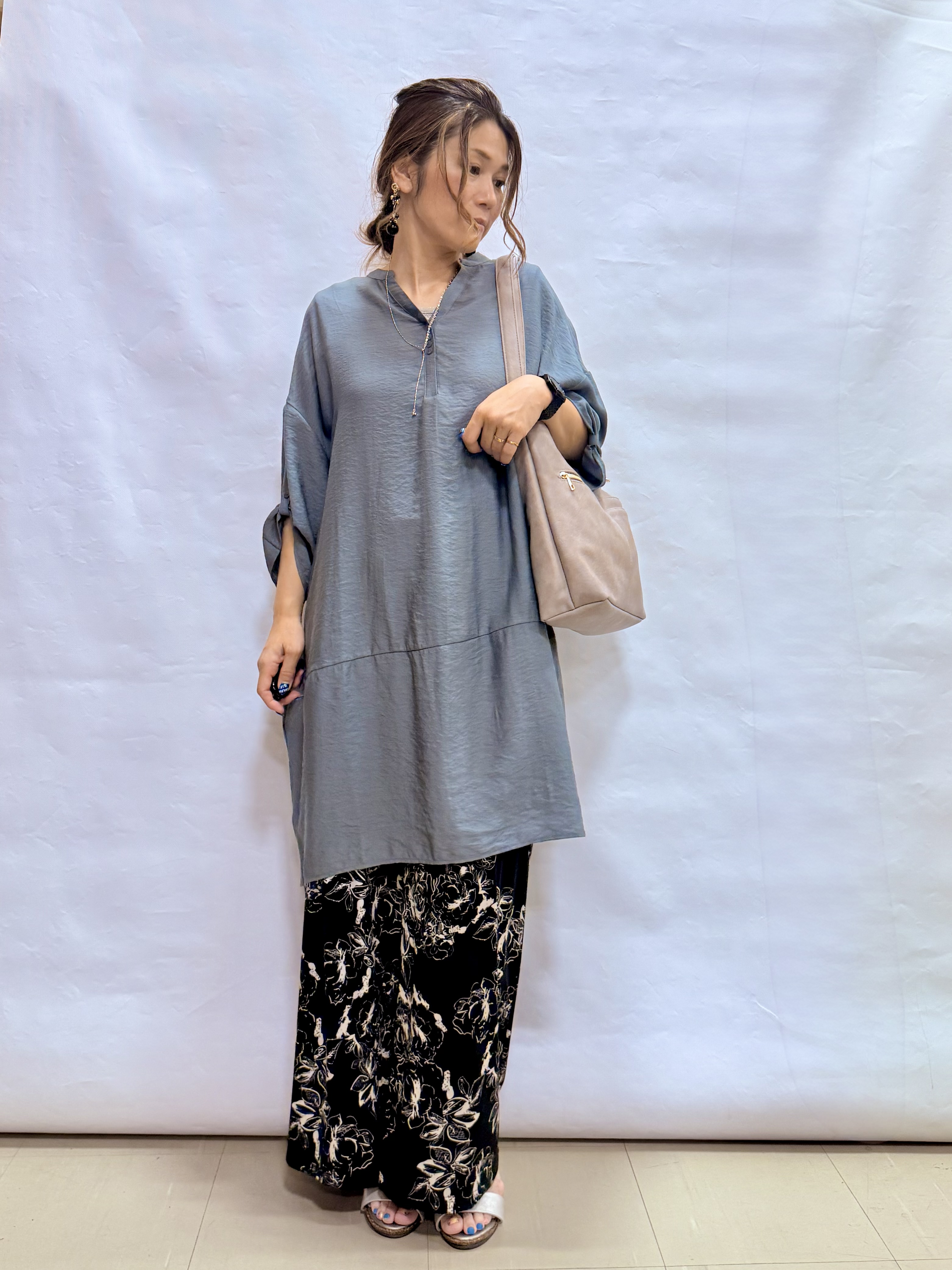 fuuさんの「SHOO･LA･RUE｜【S-LL/洗濯後しわになりにくい】ゆるっと体型カバー 7分袖コクーンチュニック」を使ったコーディネート