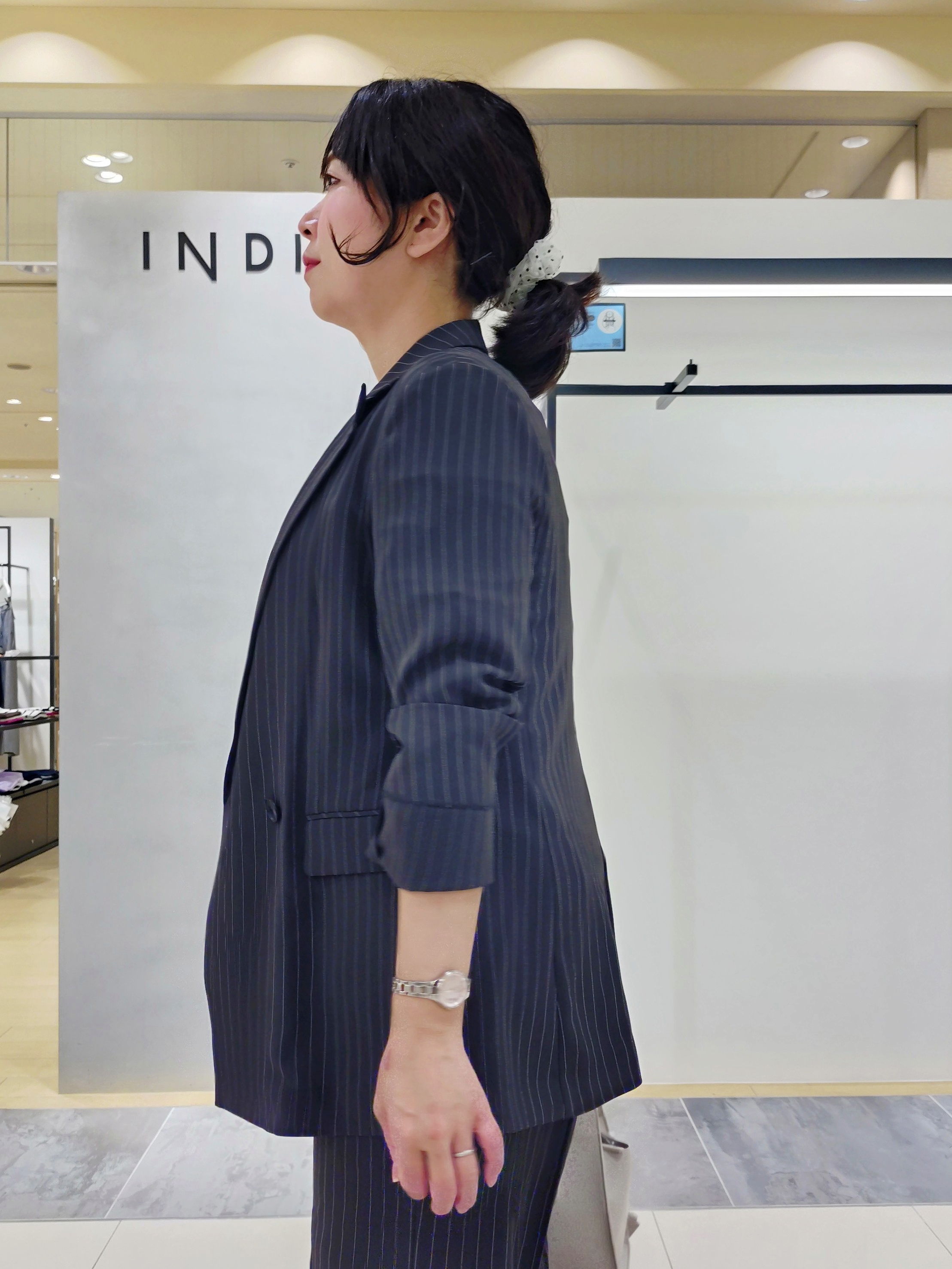 TOMOMIさんの「INDIVI｜【初秋/UVケア/着る日傘】ダブルジャケット」を使ったコーディネート
