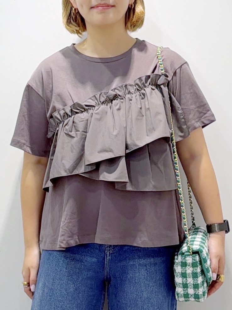 sumicaさんの「OPAQUE.CLIP｜【接触冷感】アシメフリルドッキングカットソー《洗濯機OK》」を使ったコーディネート