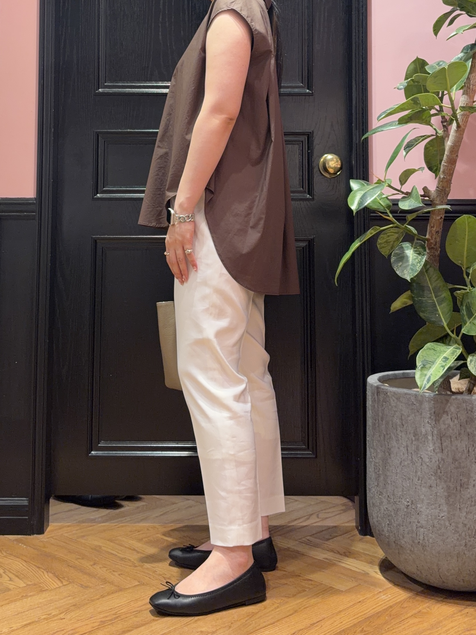 SAKAIさんの「DRESSTERIOR｜フレンチスリーブ スキッパーブラウス」を使ったコーディネート