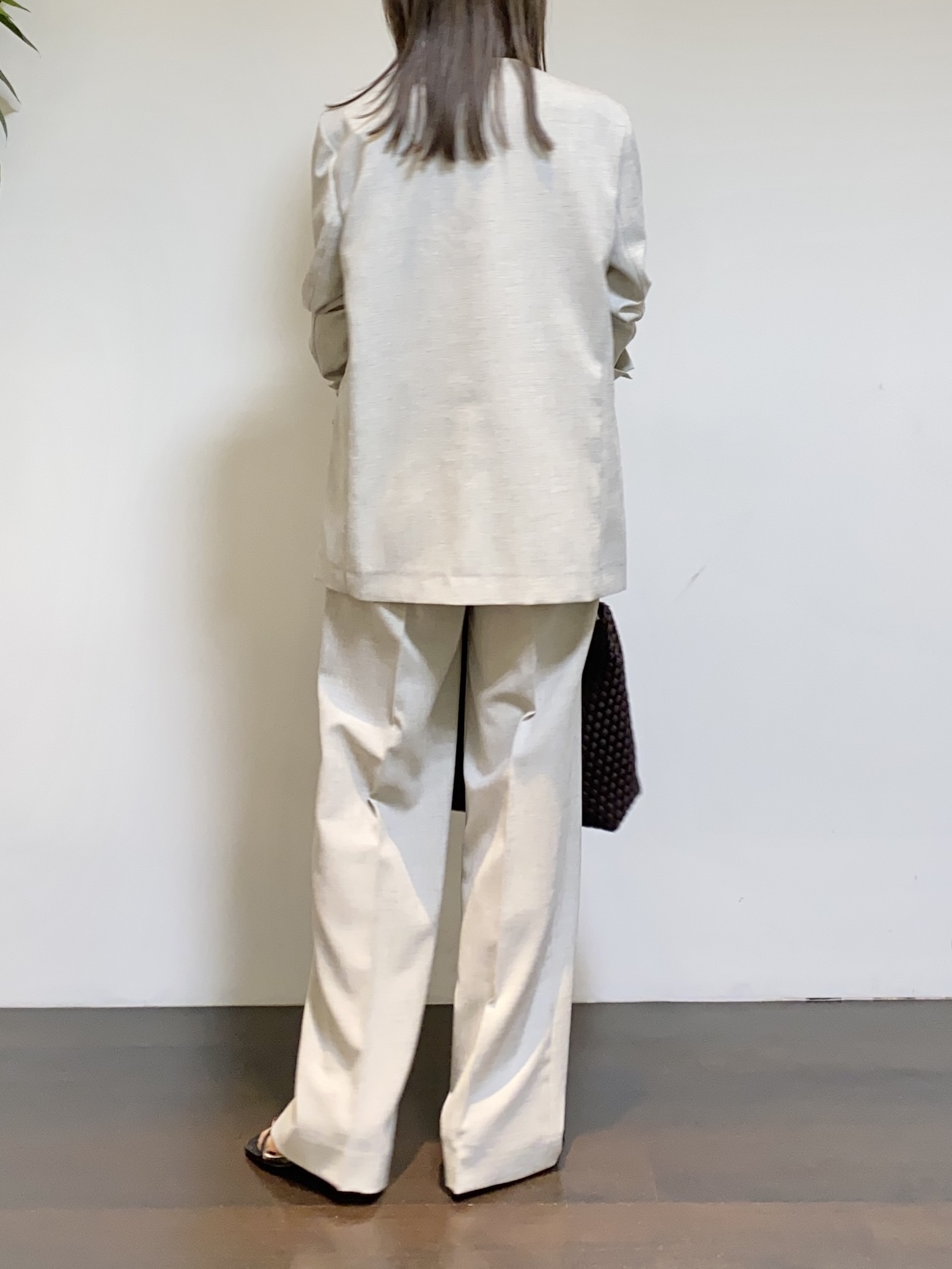 tomoさんの「UNTITLED｜◆【さらりと快適/セットアップ可/UV/接触冷感】スラブカラーレスジャケット」を使ったコーディネート
