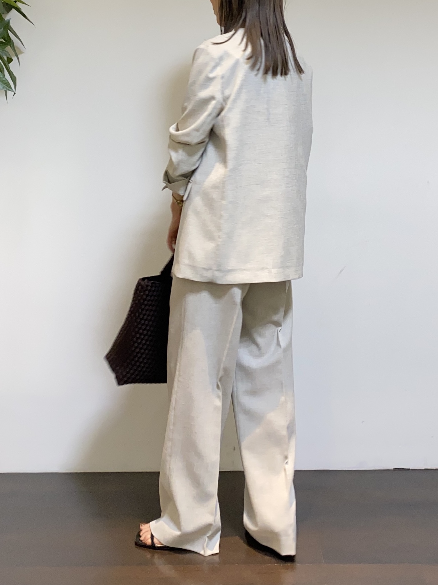 tomoさんの「UNTITLED｜◆【さらりと快適/セットアップ可/UV/接触冷感】スラブカラーレスジャケット」を使ったコーディネート