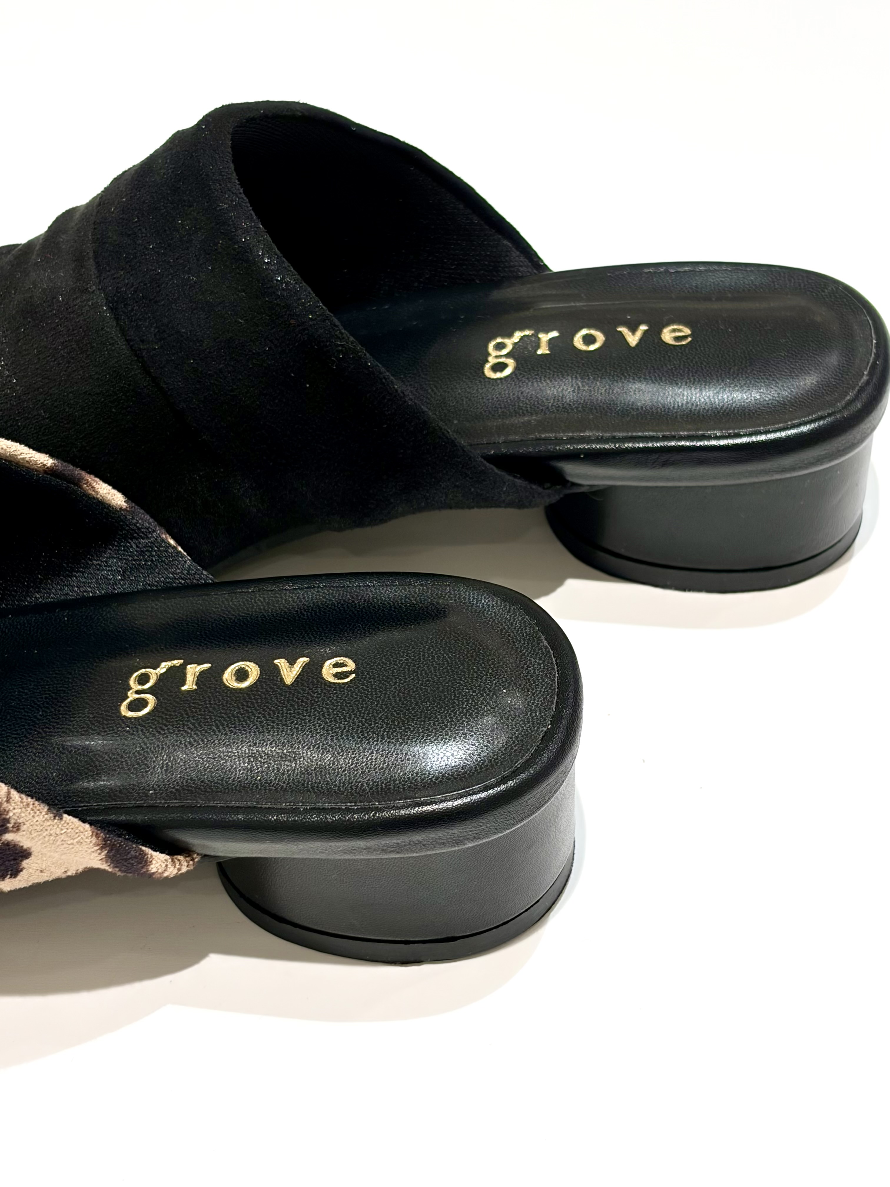 kikiさんの「grove｜ギャザーデザインで足元華やかに　ミュールサンダル」を使ったコーディネート