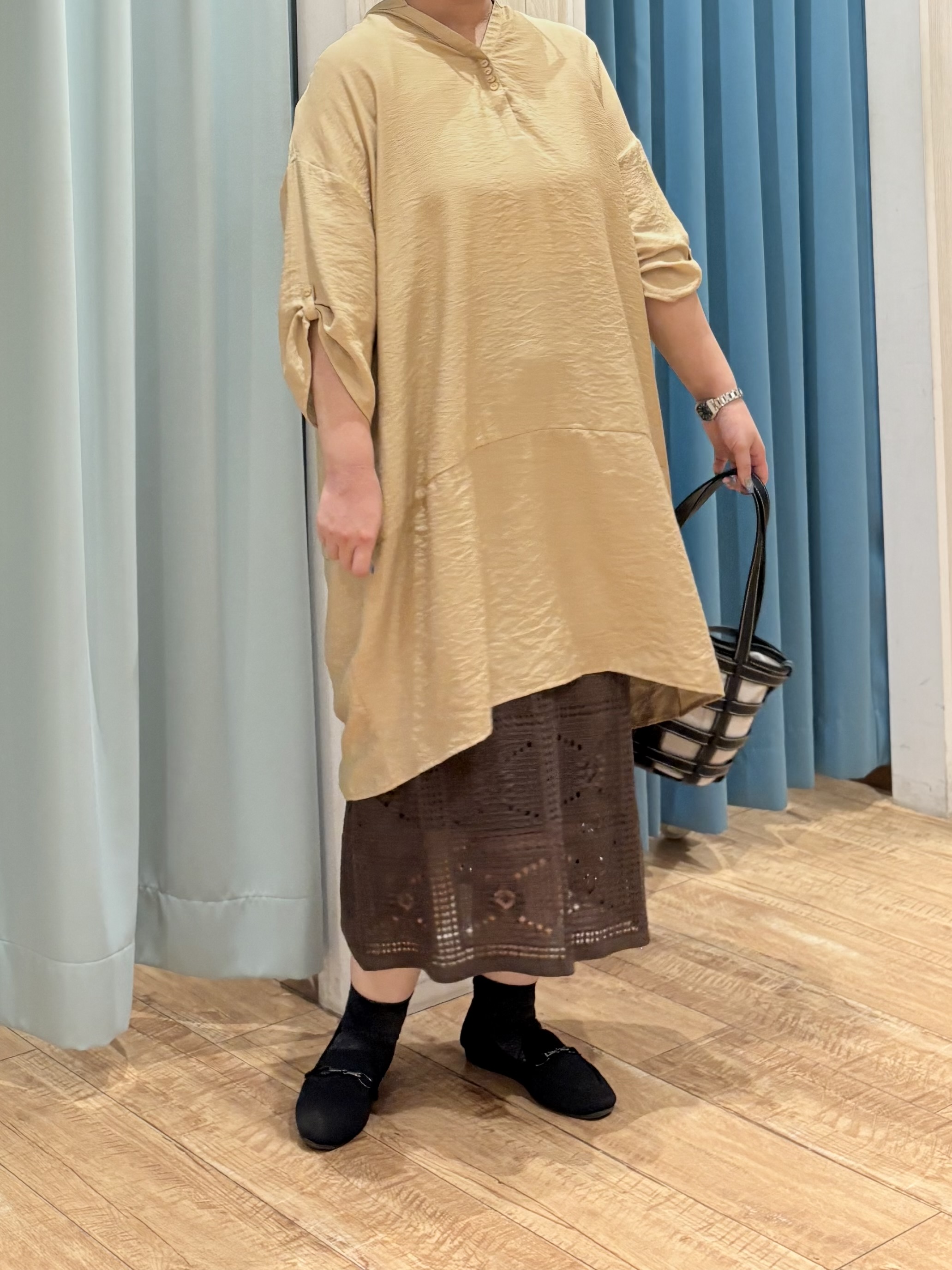 砂糖さんの「SHOO･LA･RUE｜【S-LL/洗濯後しわになりにくい】ゆるっと体型カバー 7分袖コクーンチュニック」を使ったコーディネート