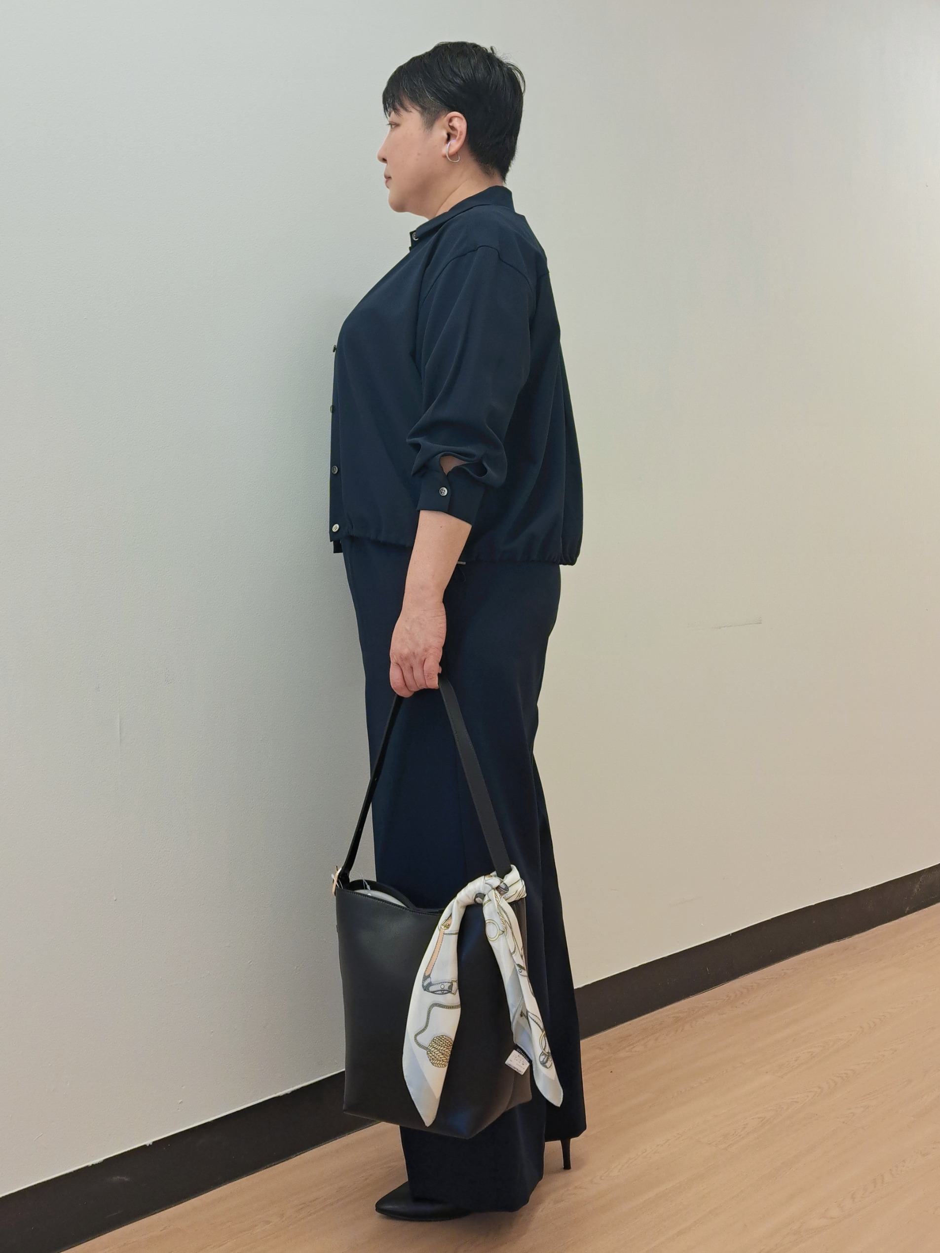 ますこさんの「UNTITLED｜【秋羽織り/セットアップ可/UVカット】エアリークールドロストシャツ」を使ったコーディネート