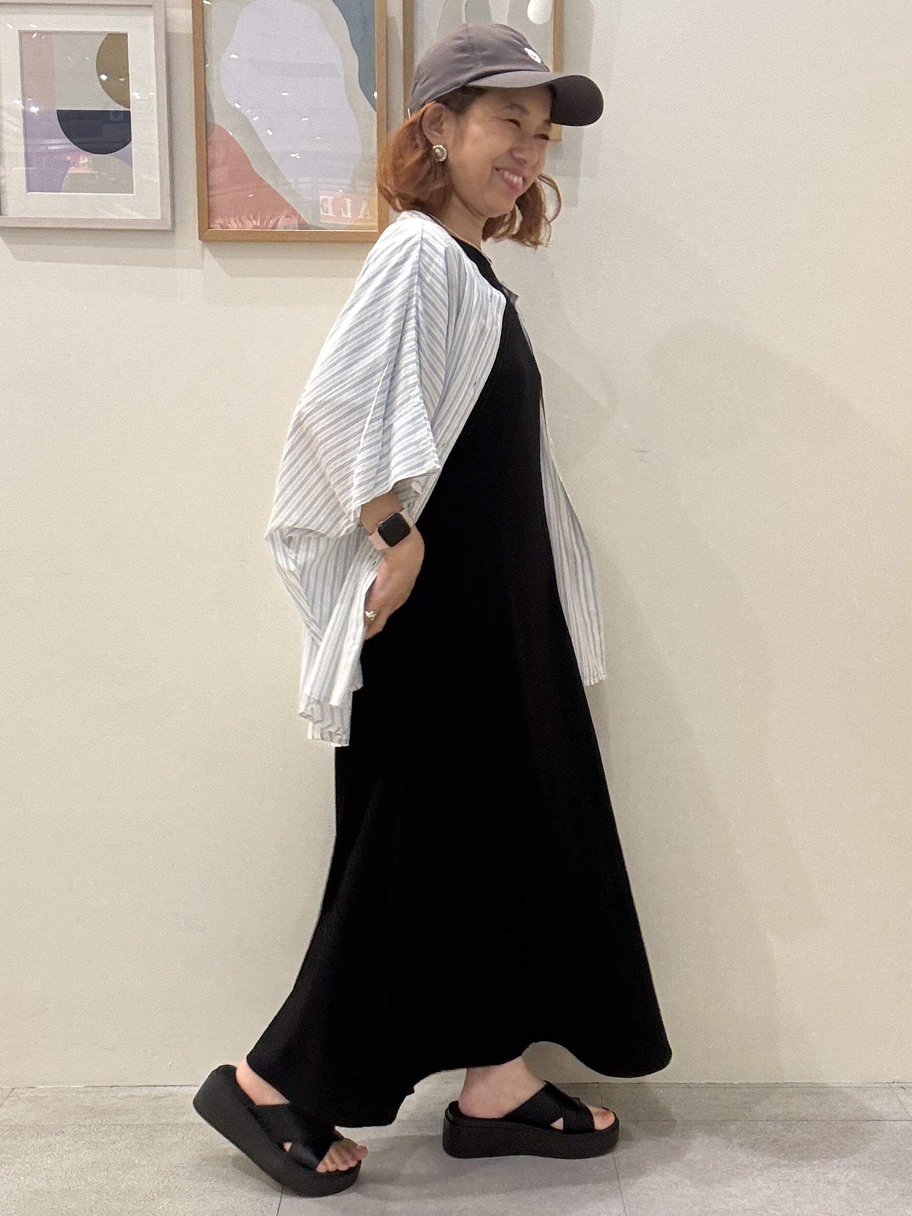 たけぴさんの「SHOO･LA･RUE｜【洗濯機可/体型カバー】二の腕隠れる ゆるっとドルマンバンドカラーシャツ」を使ったコーディネート