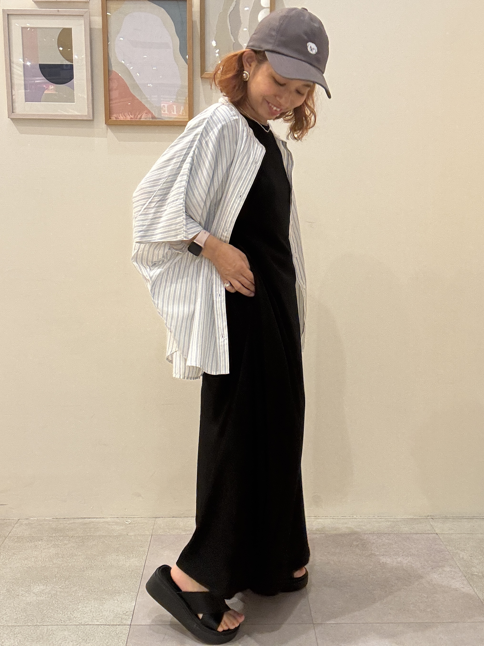 たけぴさんの「SHOO･LA･RUE｜【洗濯機可/体型カバー】二の腕隠れる ゆるっとドルマンバンドカラーシャツ」を使ったコーディネート