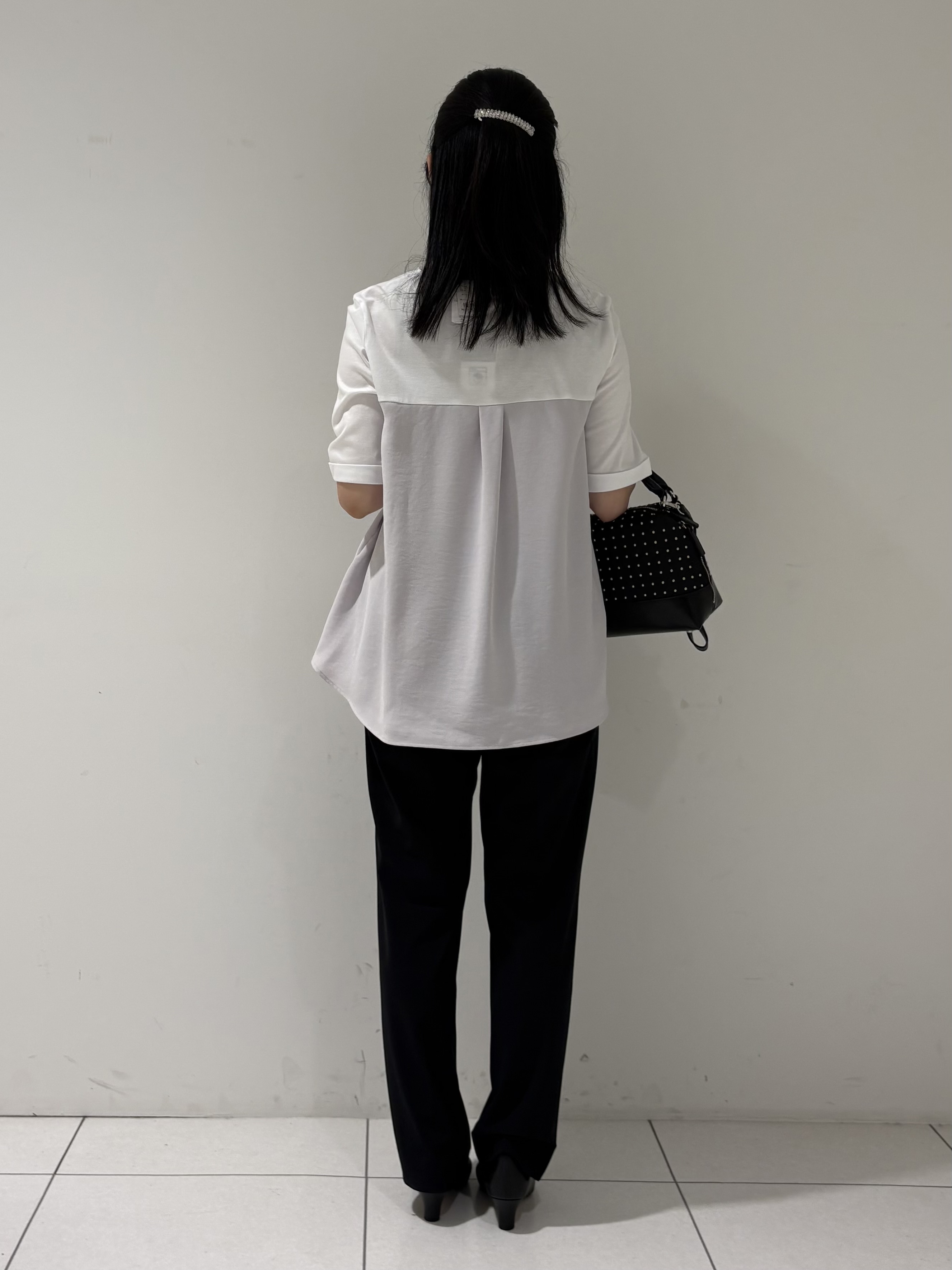 momokoさんの「INDIVI｜【着る日傘／SETUP可能】ビスチェレイヤード風トップス」を使ったコーディネート