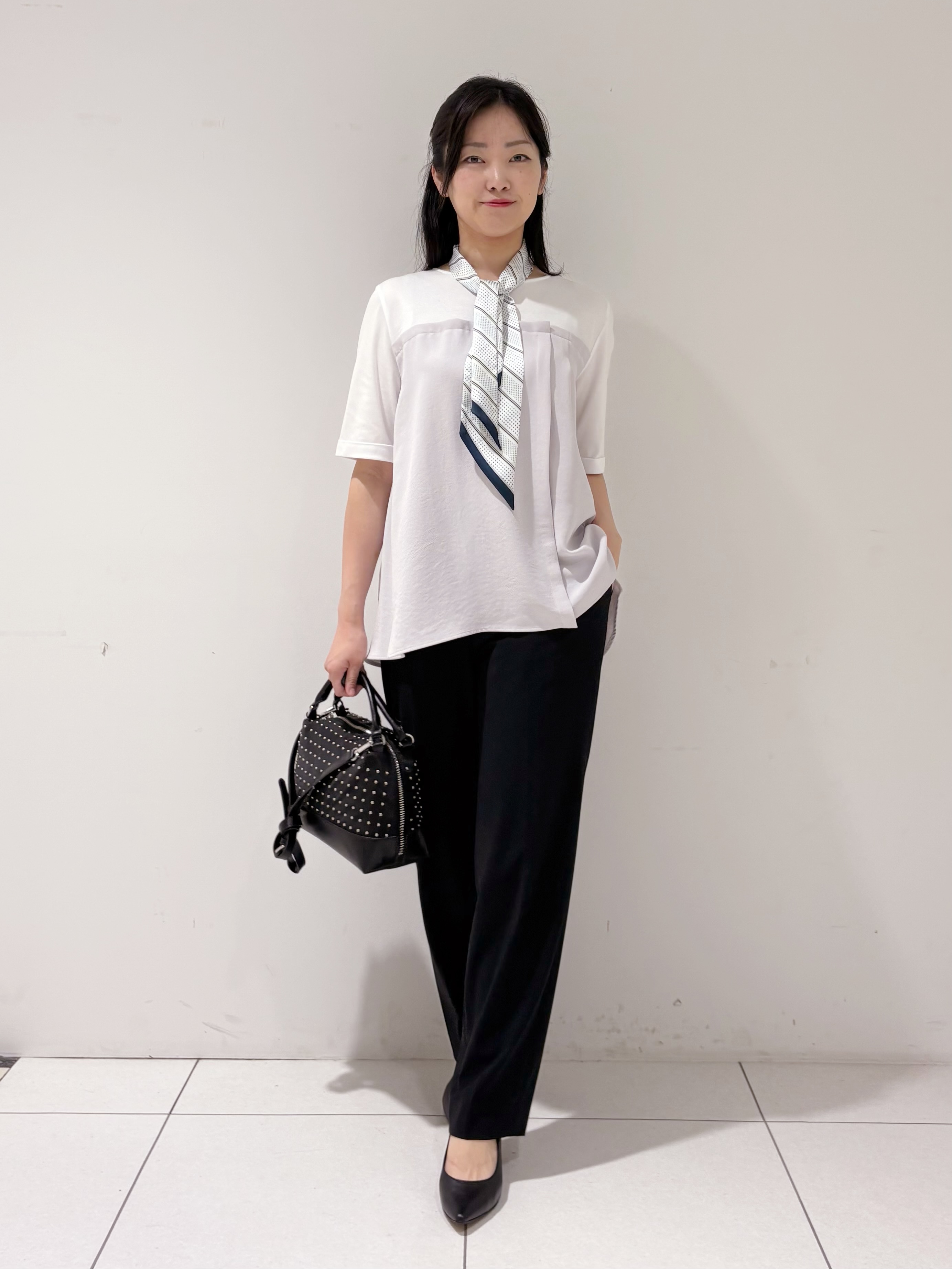 momokoさんの「INDIVI｜【着る日傘／SETUP可能】ビスチェレイヤード風トップス」を使ったコーディネート