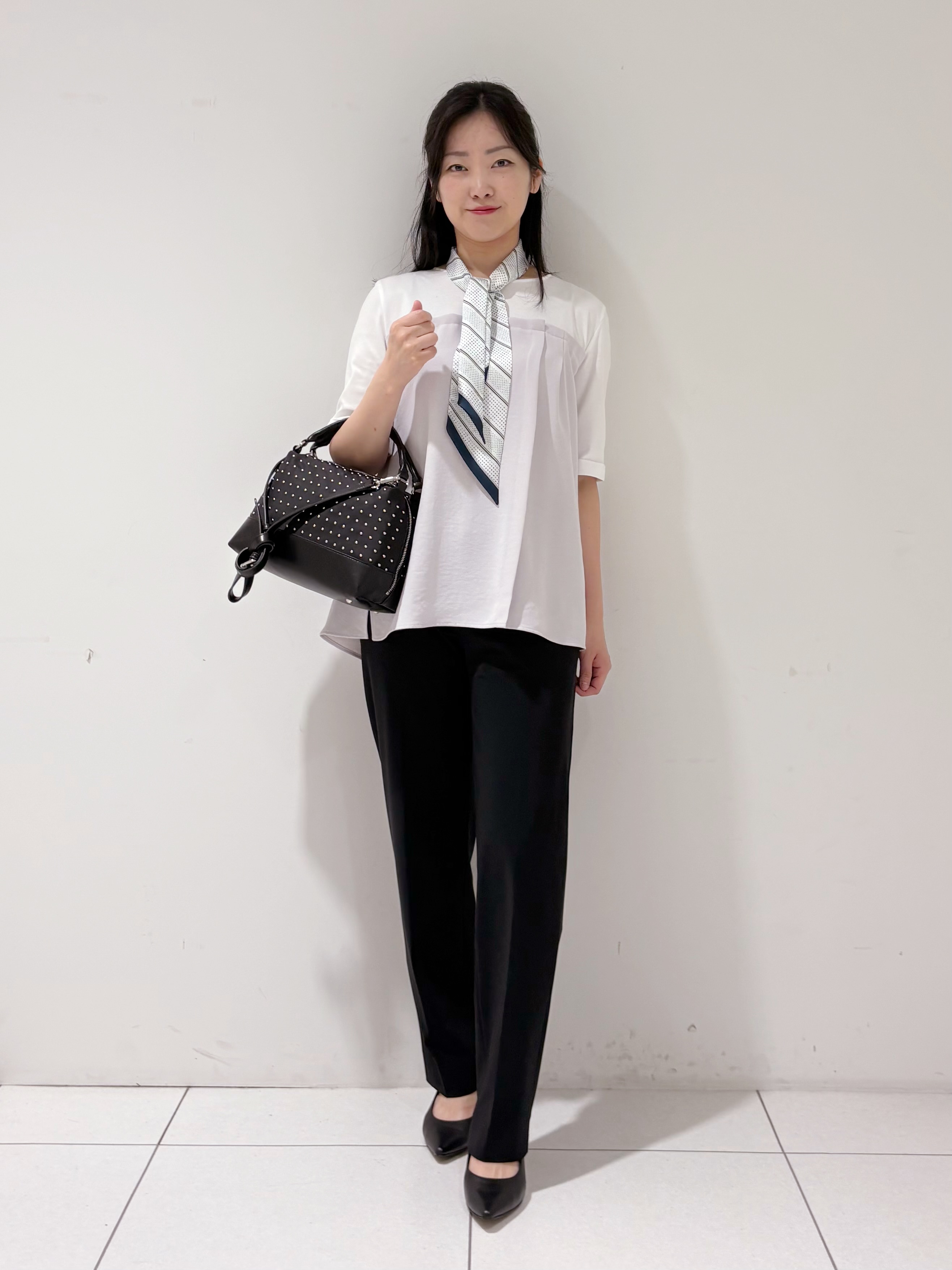 momokoさんの「INDIVI｜【着る日傘／SETUP可能】ビスチェレイヤード風トップス」を使ったコーディネート