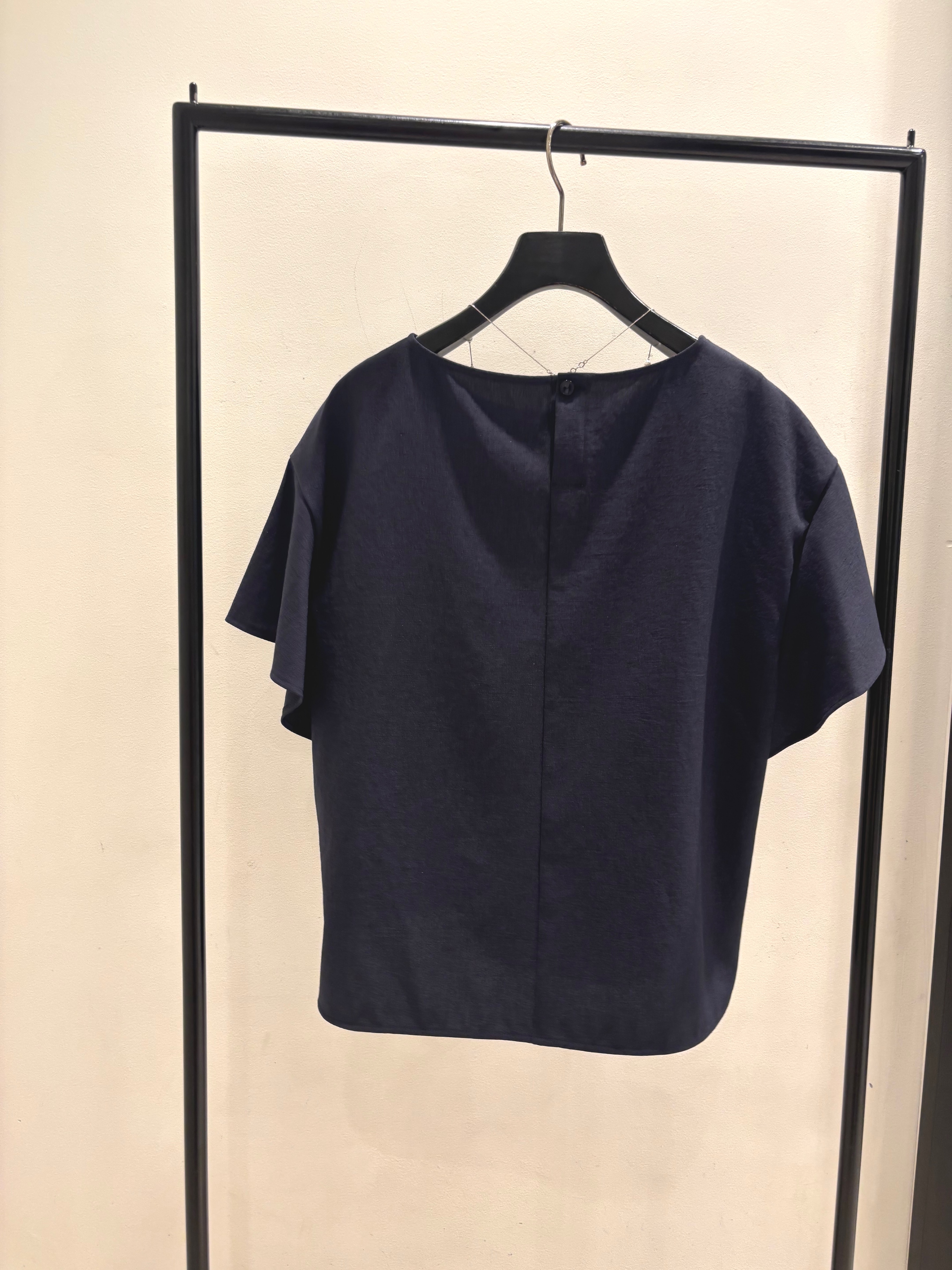 sawaさんの「COUP DE CHANCE｜【手洗い可／日本製】リネンライク フリル袖ブラウス」を使ったコーディネート