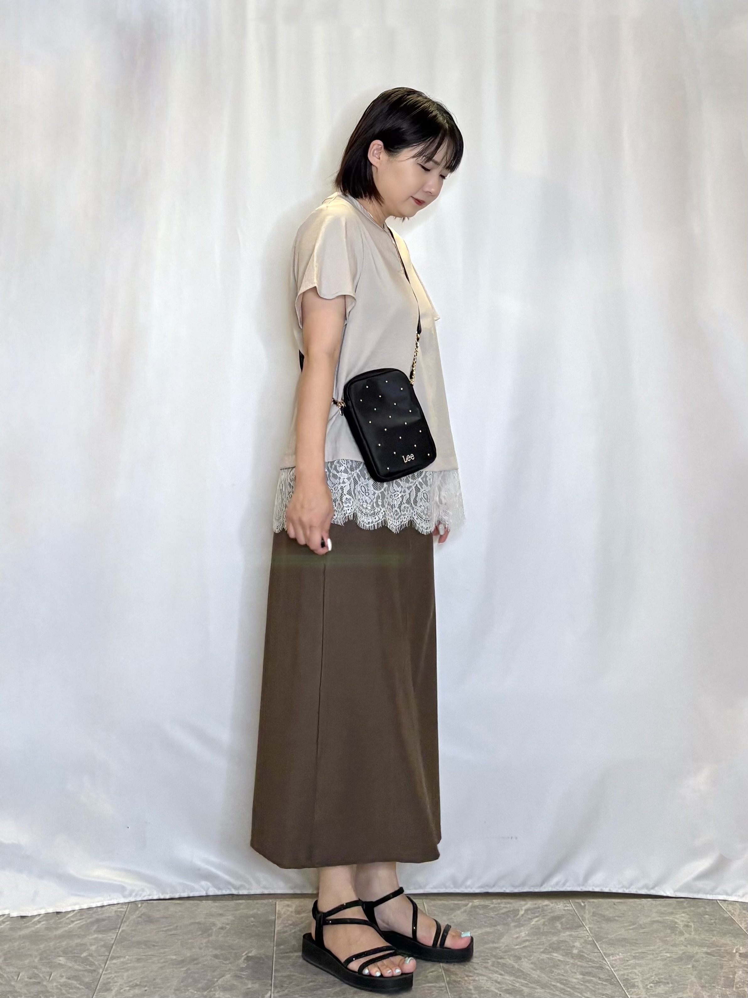 ネリさんの「SHOO･LA･RUE｜【S-LL/洗濯機可】軽凛(かろりん) 楽に着られて上品 裾レーススキッパーブラウス」を使ったコーディネート