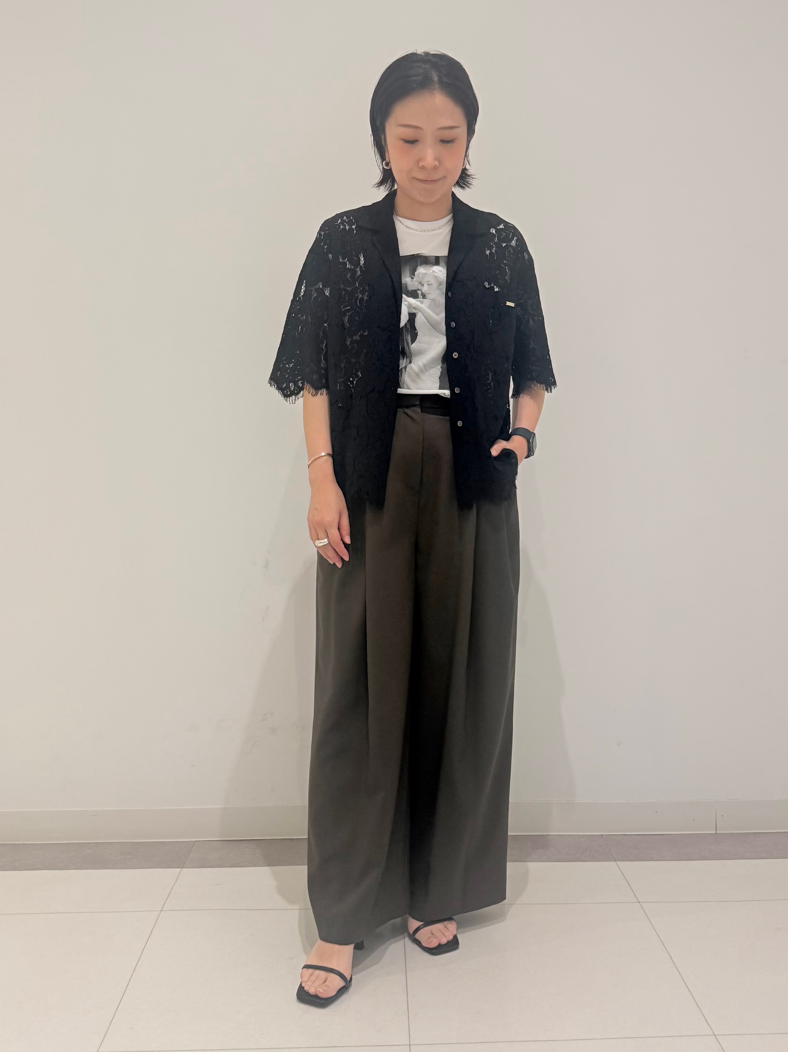 MIYAKAWAさんの「DRESSTERIOR｜【ウォッシャブル/羽織りにも便利】シアーコードレースブラウス」を使ったコーディネート