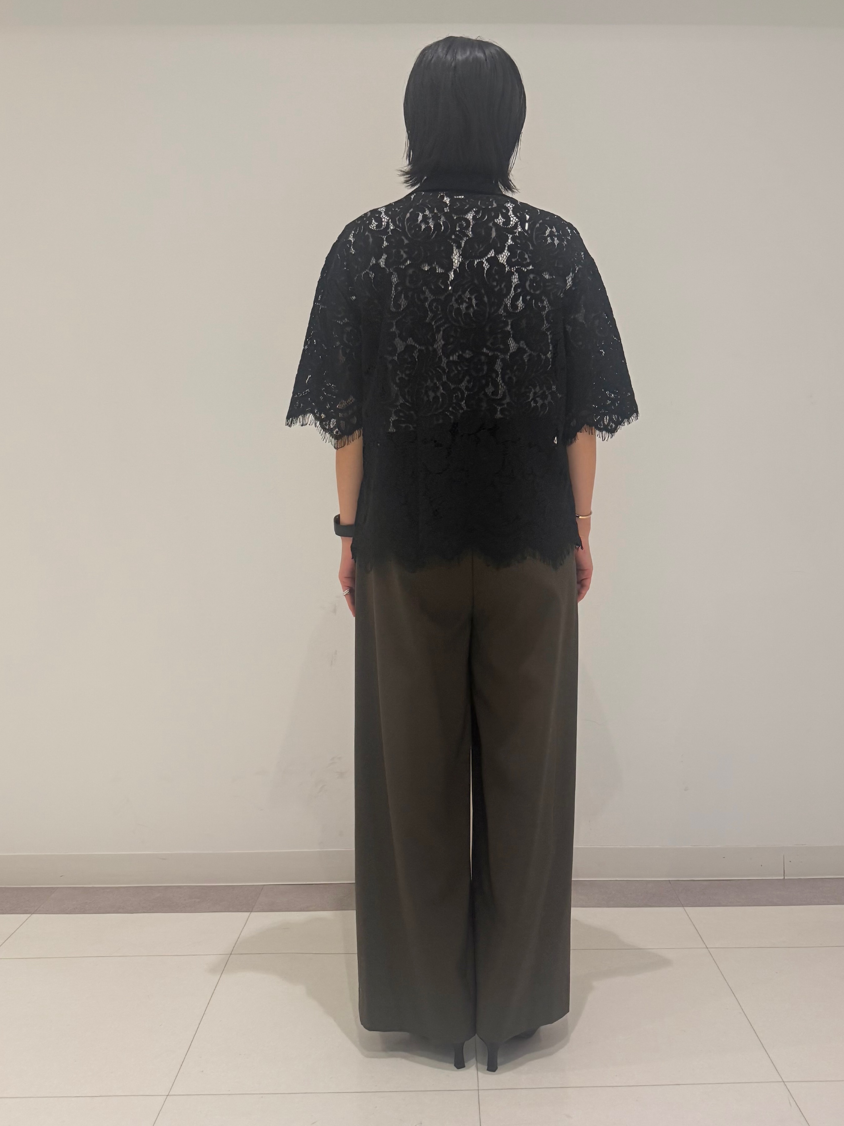 MIYAKAWAさんの「DRESSTERIOR｜【ウォッシャブル/羽織りにも便利】シアーコードレースブラウス」を使ったコーディネート