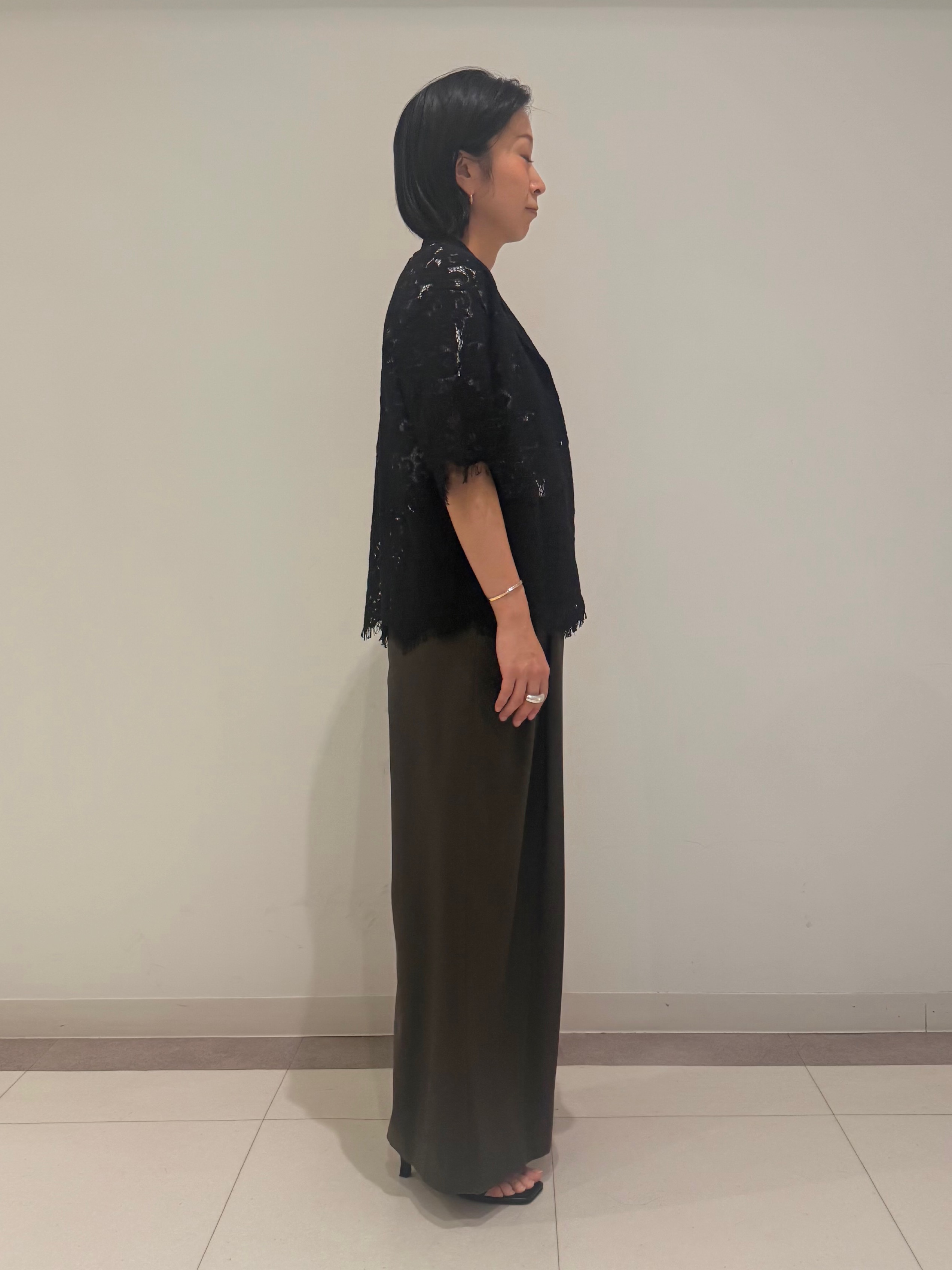 MIYAKAWAさんの「DRESSTERIOR｜【ウォッシャブル/羽織りにも便利】シアーコードレースブラウス」を使ったコーディネート