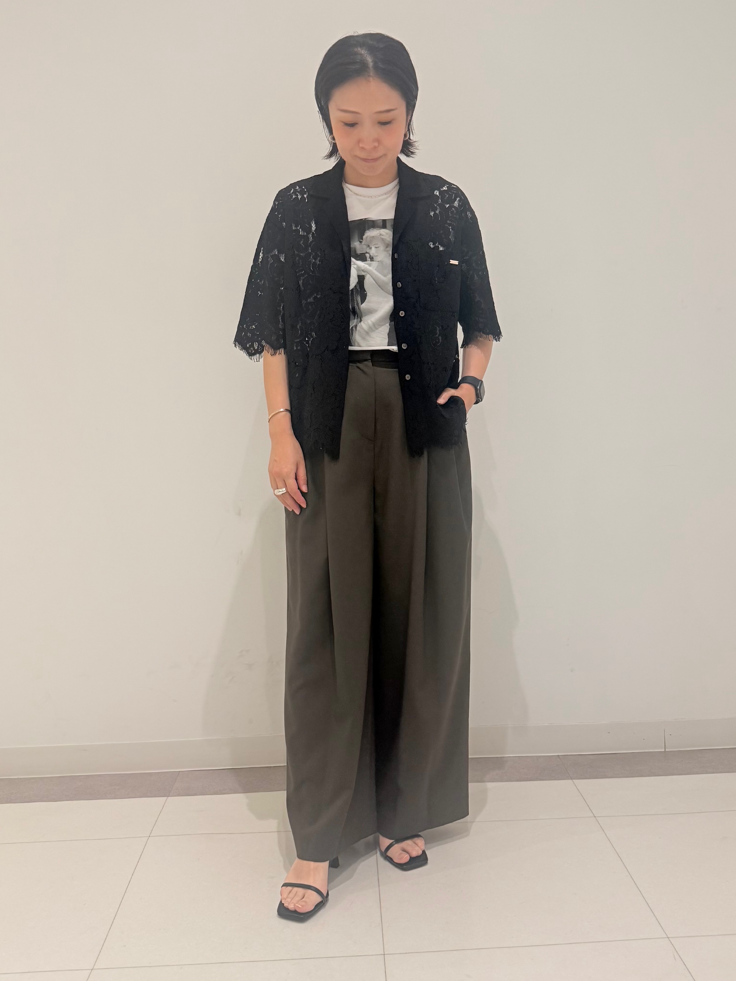MIYAKAWAさんの「DRESSTERIOR｜【ウォッシャブル/羽織りにも便利】シアーコードレースブラウス」を使ったコーディネート