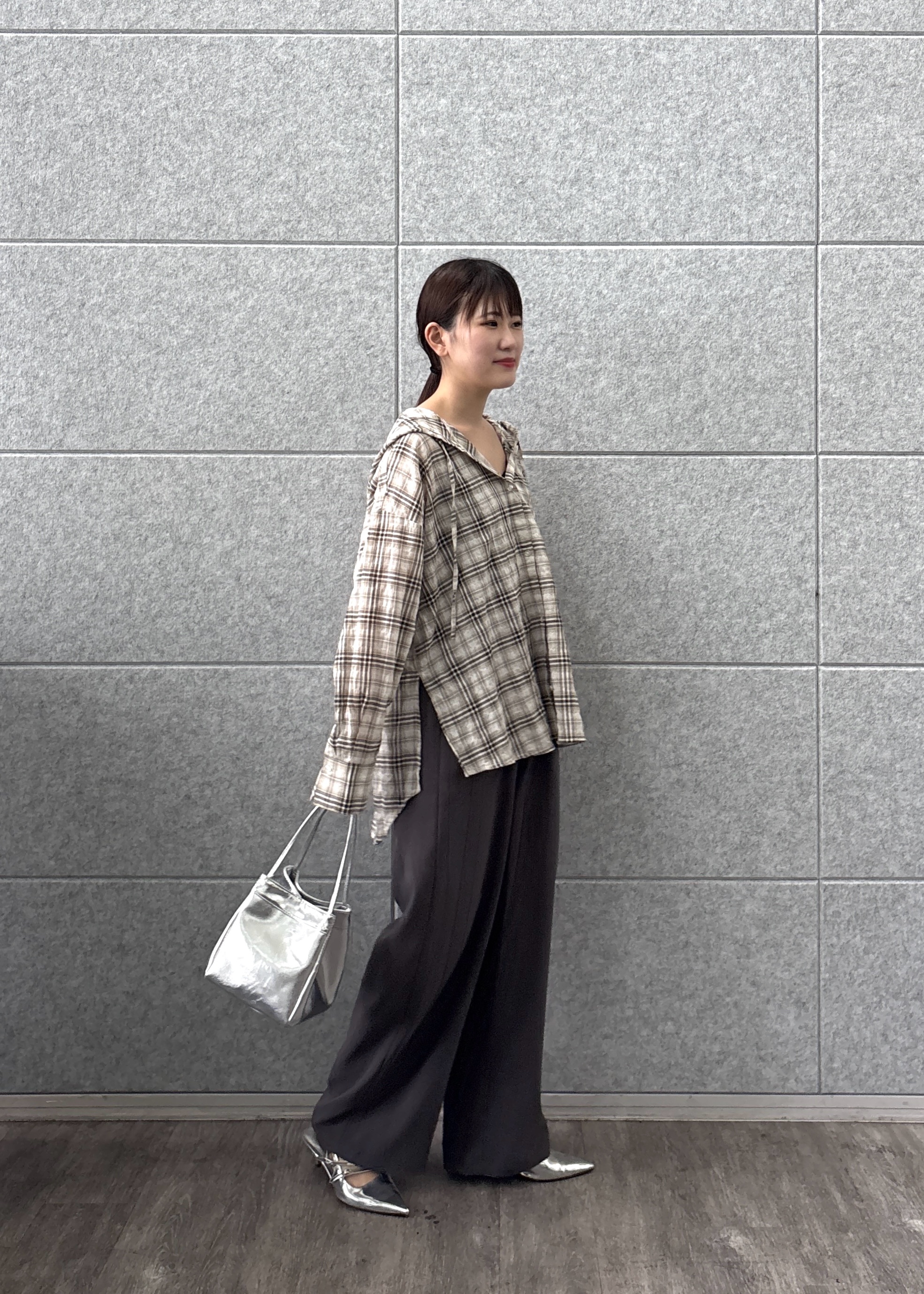 Renoさんの「INDIVI｜フード付 シアーチェックシャツ」を使ったコーディネート