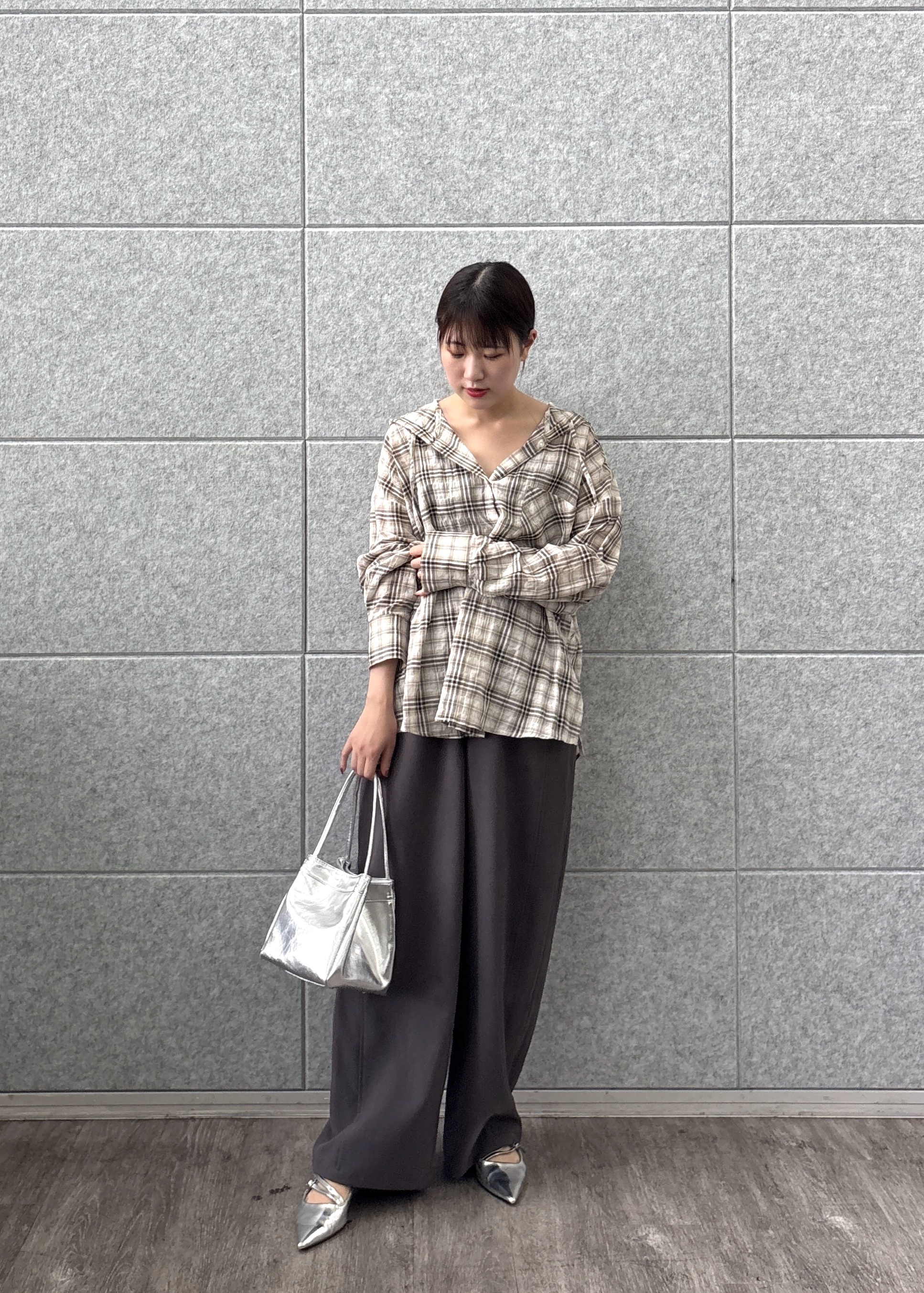 Renoさんの「INDIVI｜フード付 シアーチェックシャツ」を使ったコーディネート