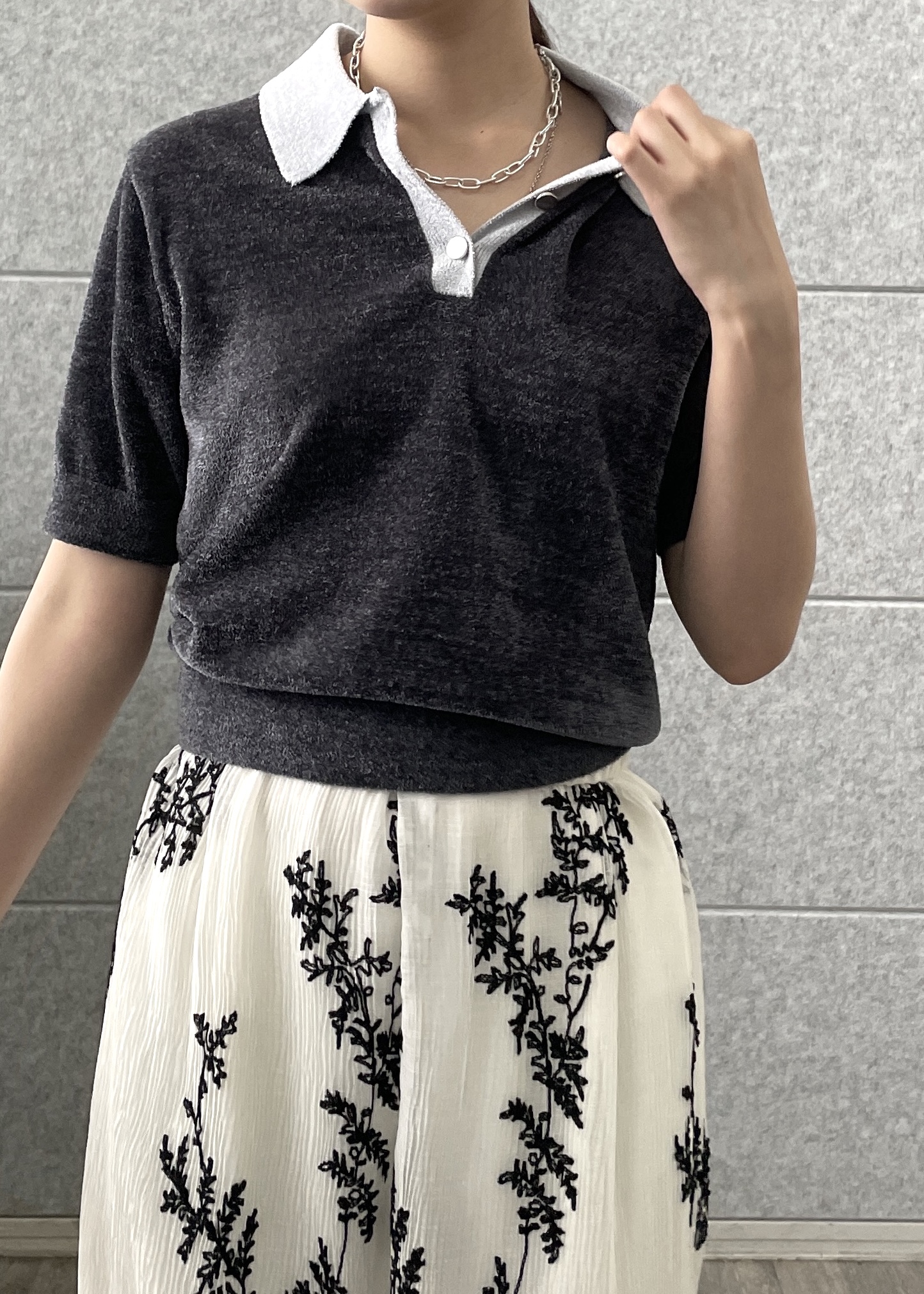 Renoさんの「INDIVI｜バイカラーモールポロニット」を使ったコーディネート